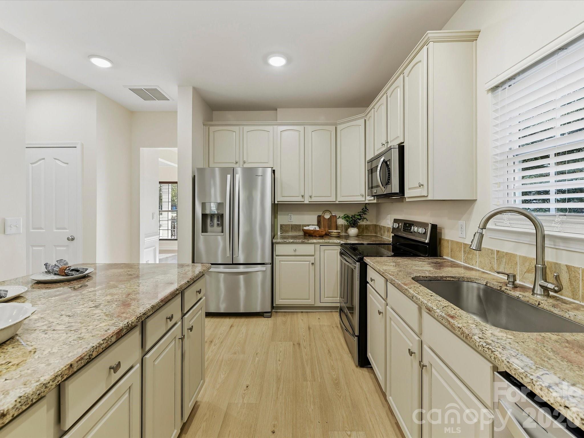 8128 Madrigal Court Property Photo 11