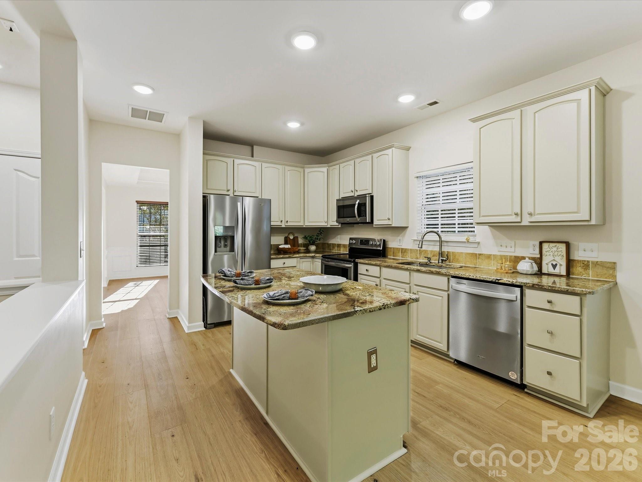8128 Madrigal Court Property Photo 12
