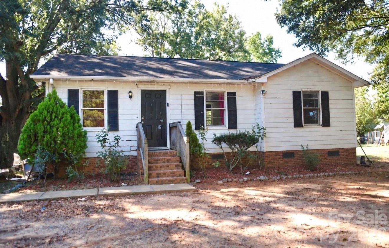 712 Edgehill Drive Property Photo 1