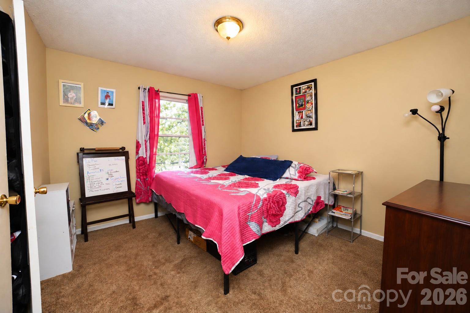 712 Edgehill Drive Property Photo 7