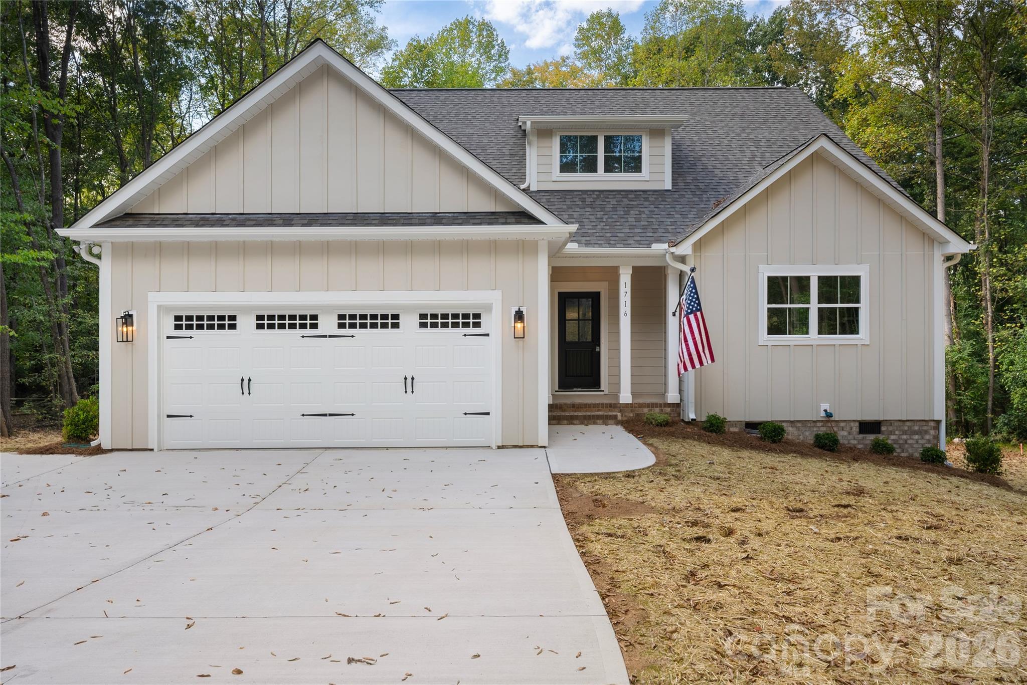 1716 Lake Lee Drive Property Photo 1
