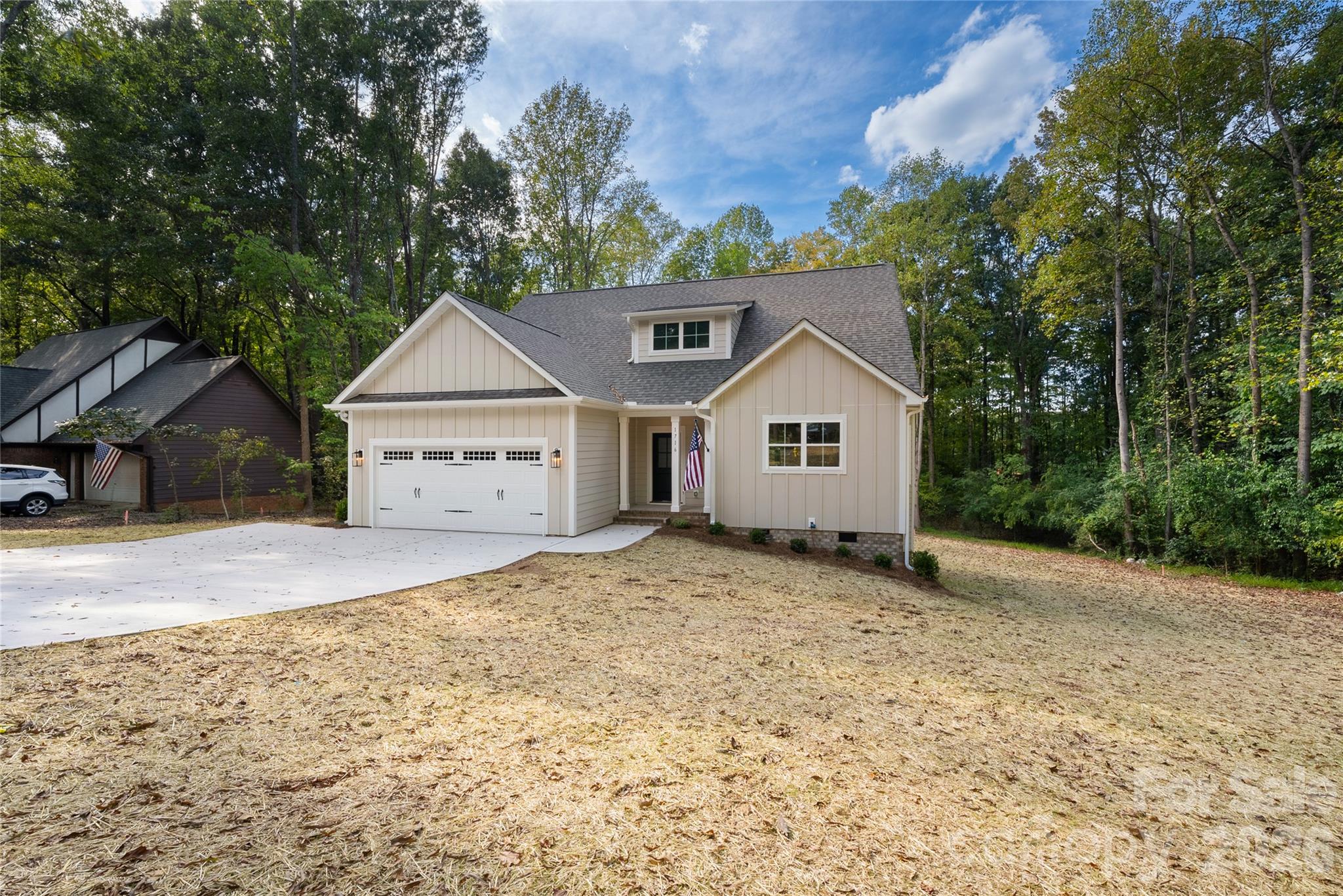 1716 Lake Lee Drive Property Photo 2
