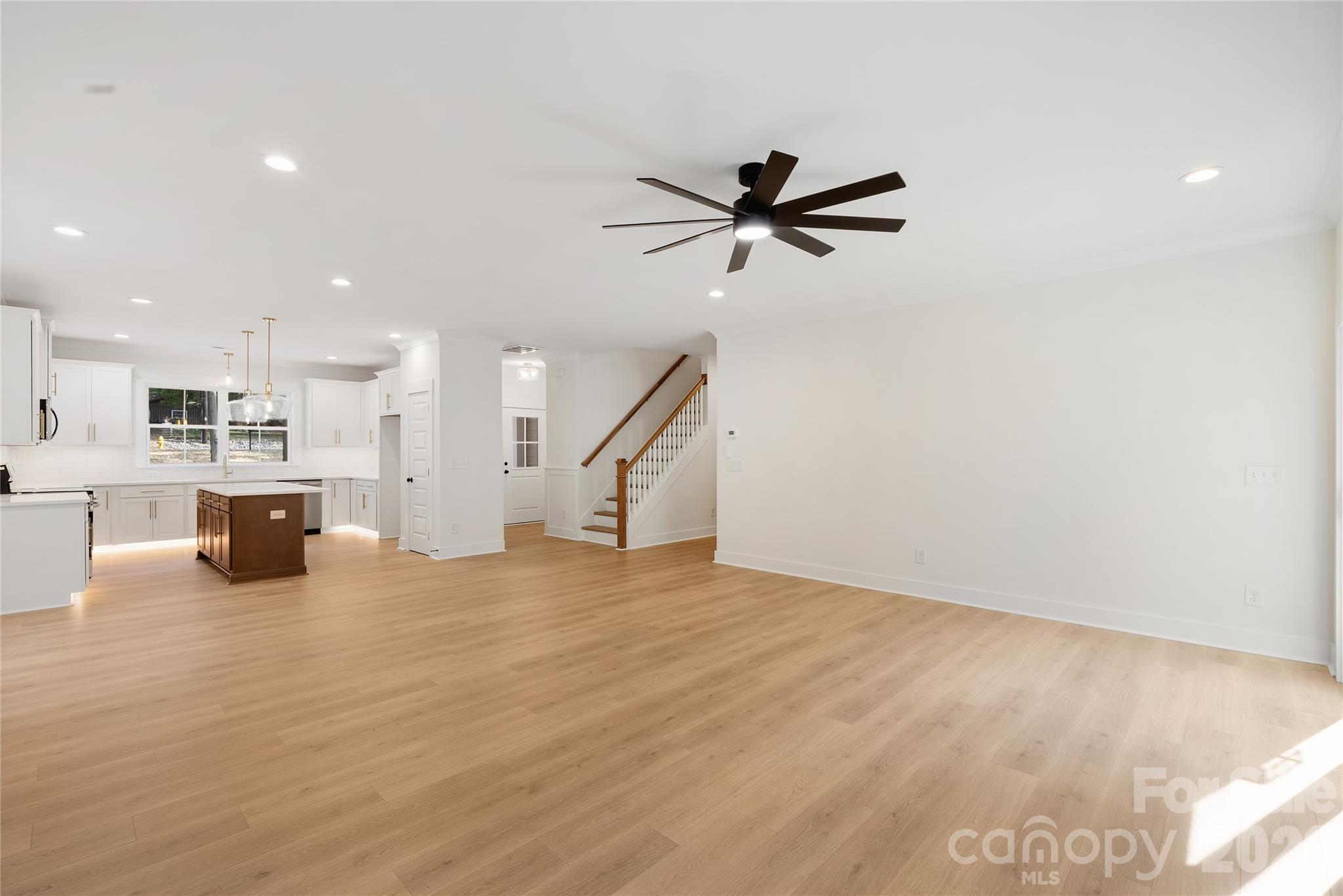 1716 Lake Lee Drive Property Photo 6