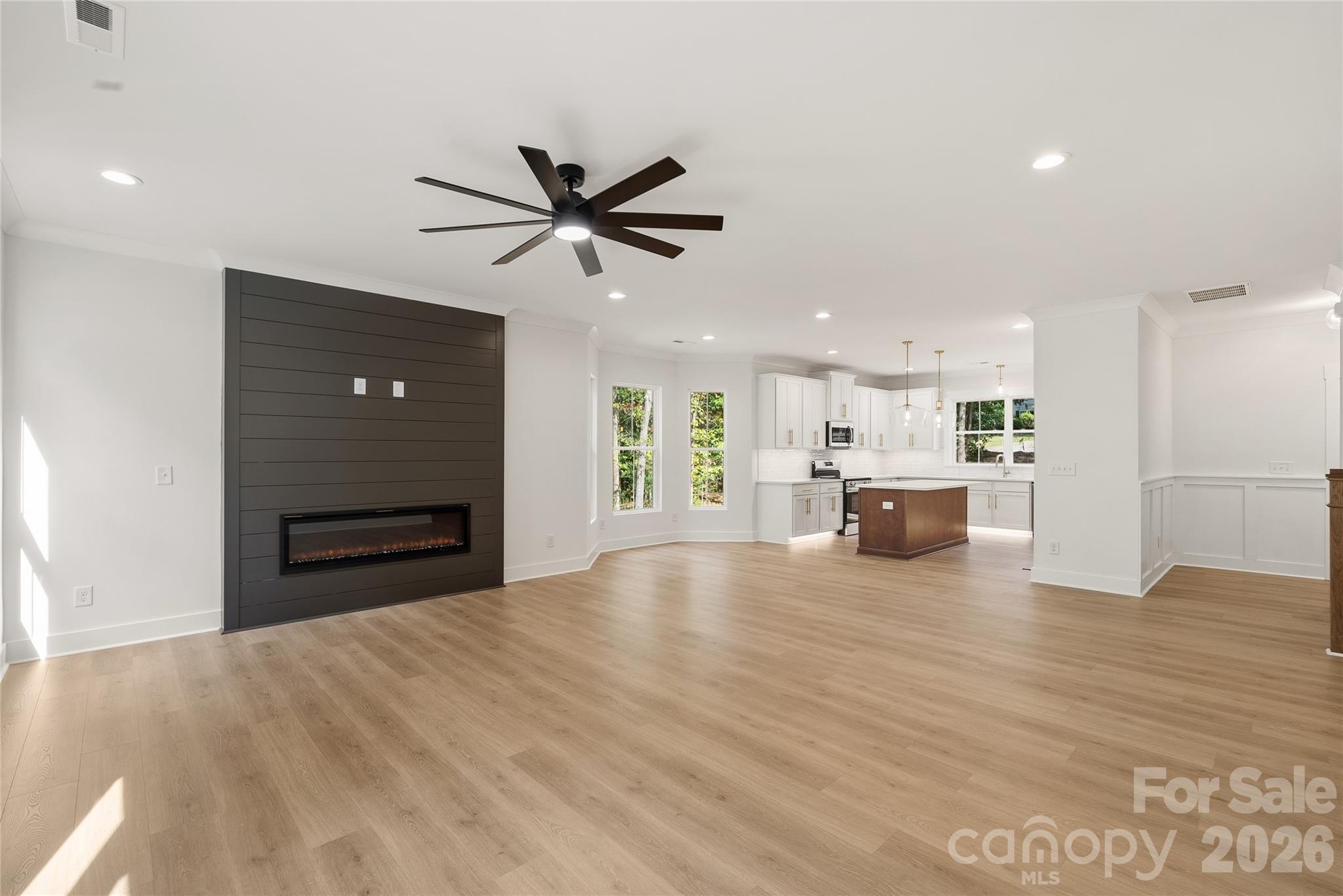 1716 Lake Lee Drive Property Photo 8