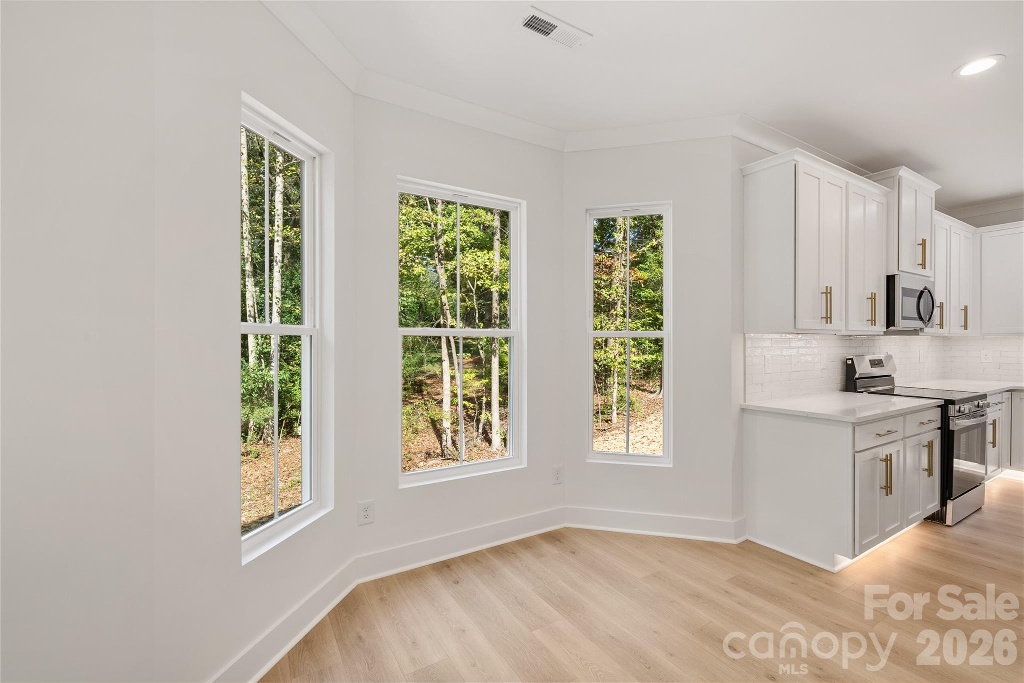 1716 Lake Lee Drive Property Photo 9