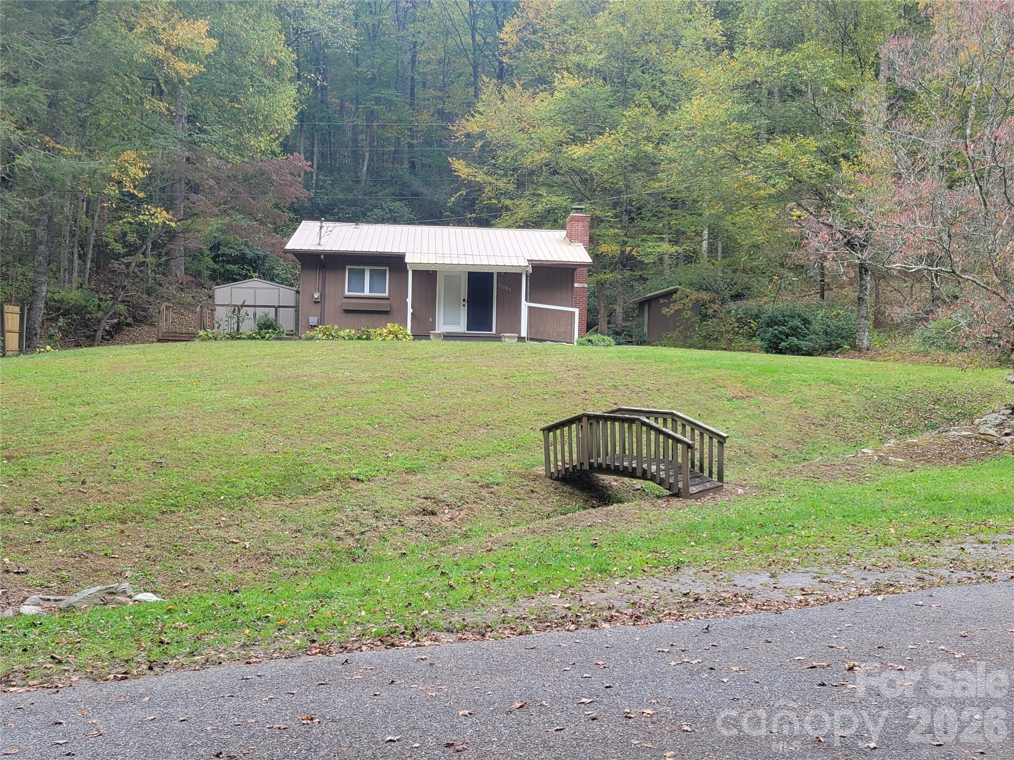 1061 Caldwell Drive Property Photo 1