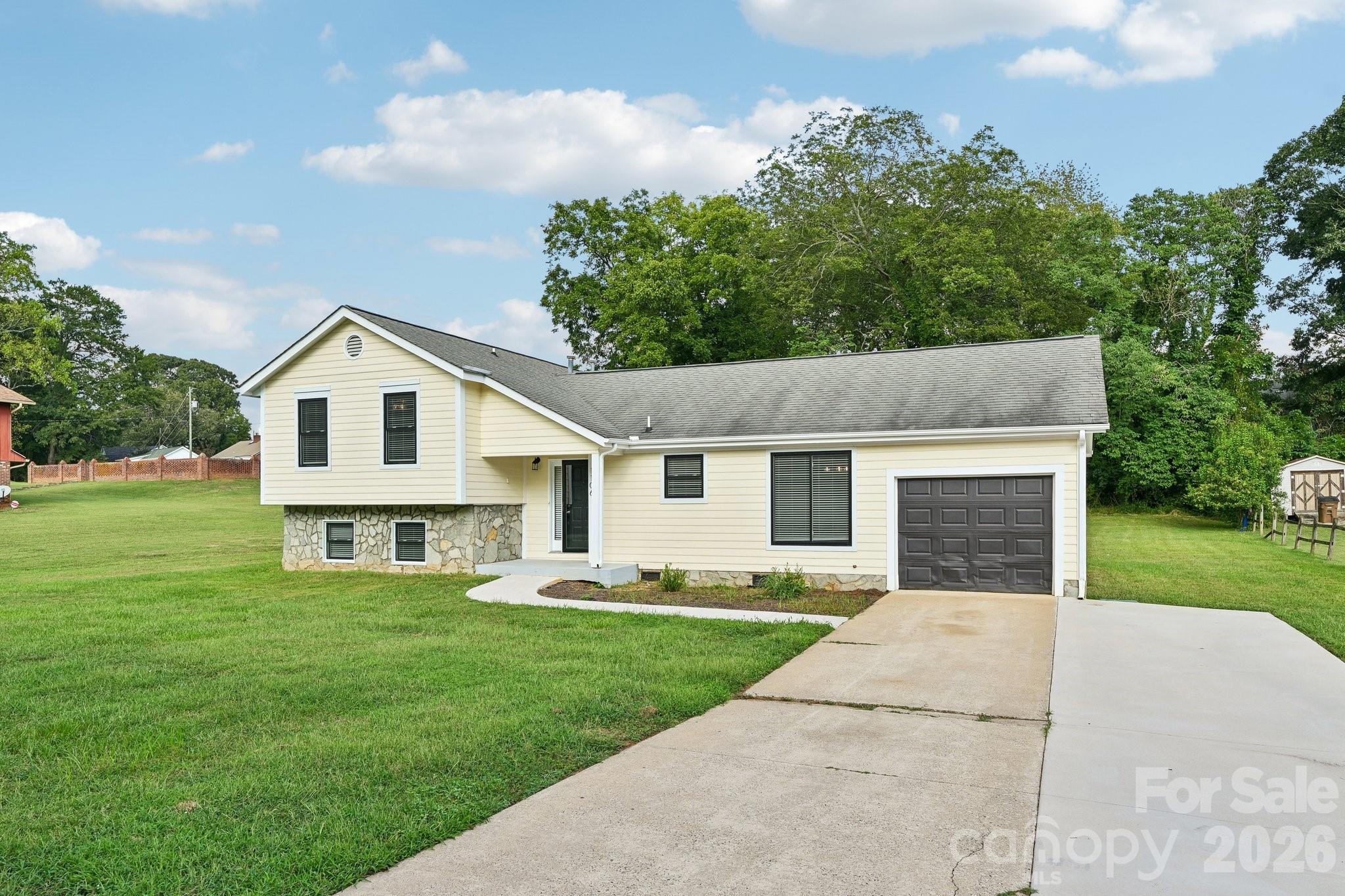 1106 Stanton Drive Property Photo 1