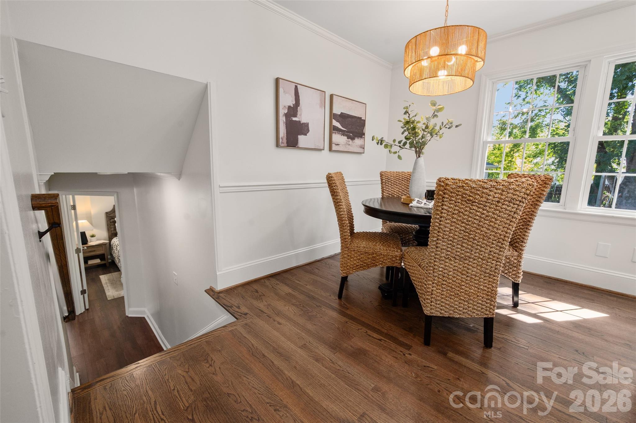 6929 Thorncliff Drive Property Photo 8