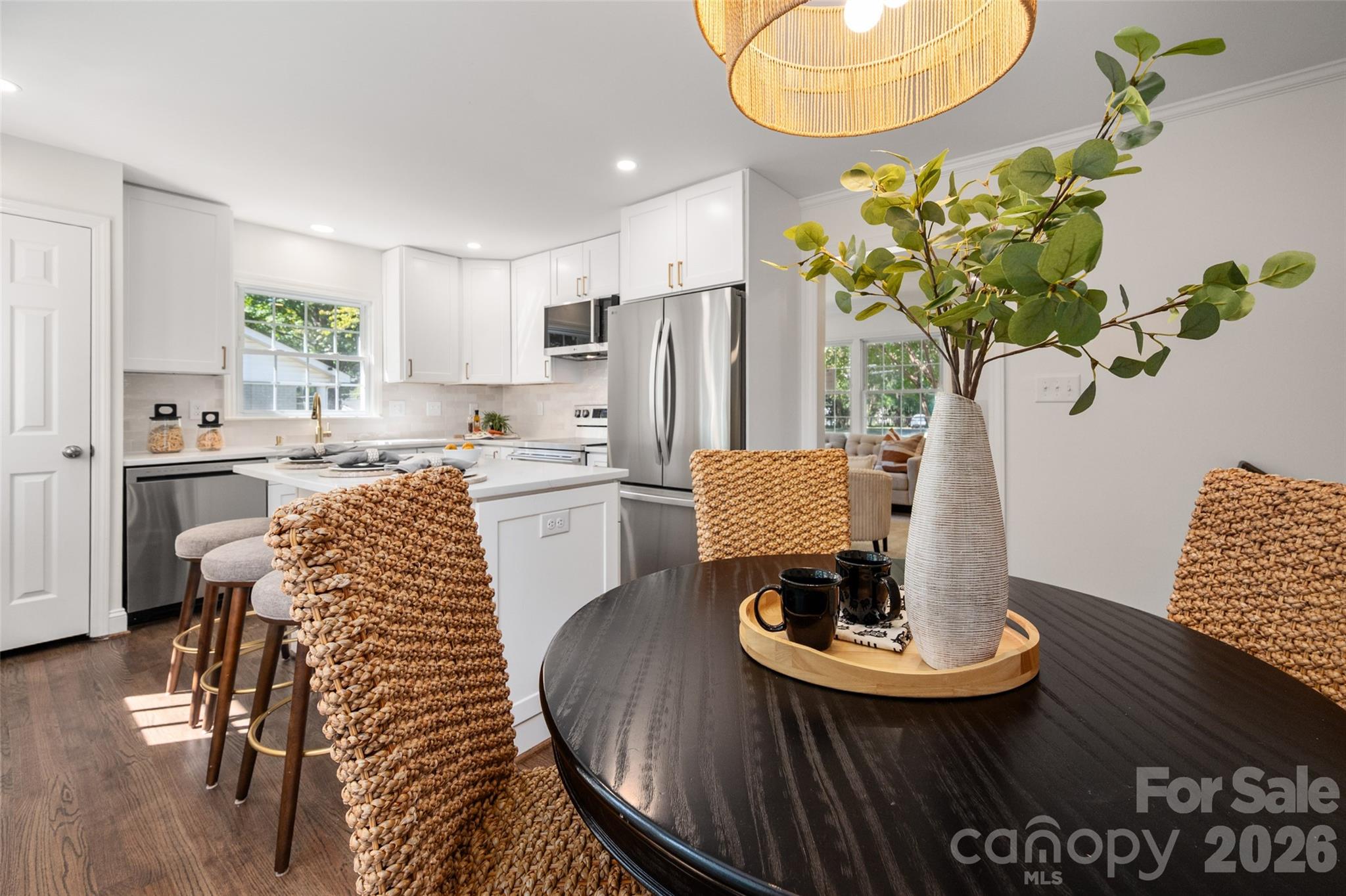 6929 Thorncliff Drive Property Photo 14