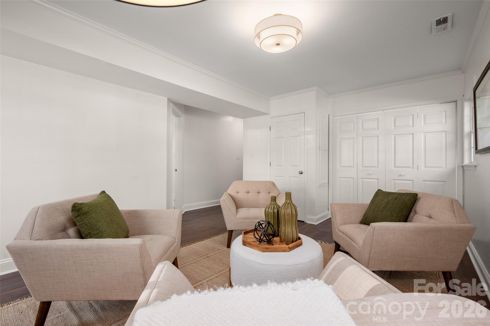 6929 Thorncliff Drive Property Photo 19
