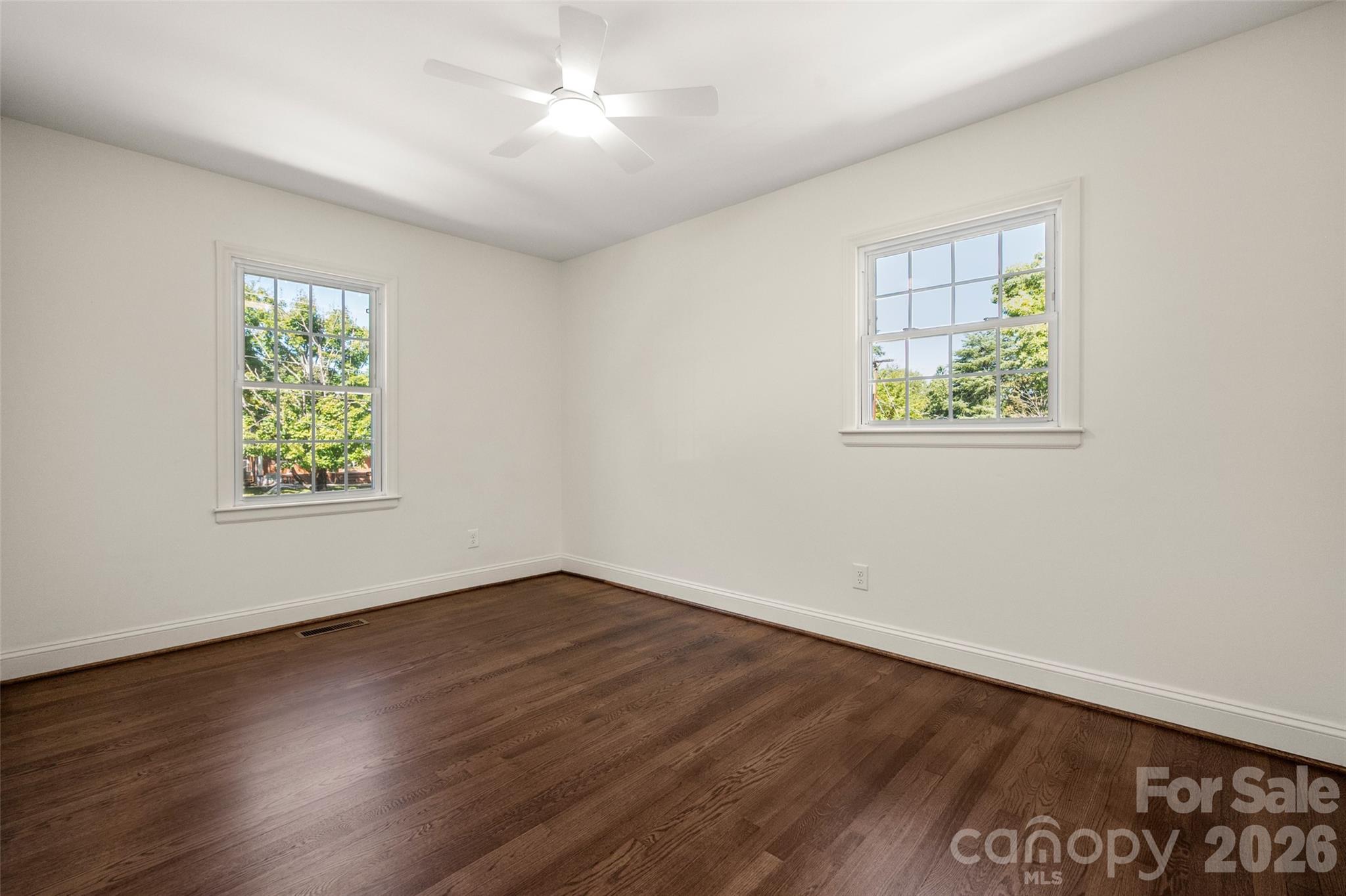 6929 Thorncliff Drive Property Photo 33
