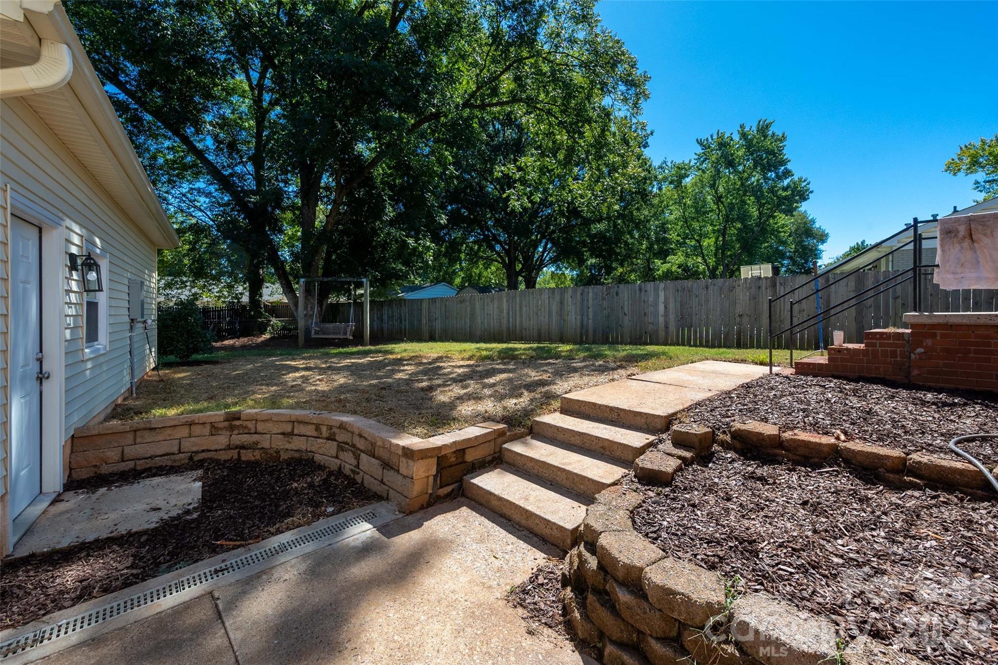 6929 Thorncliff Drive Property Photo 36