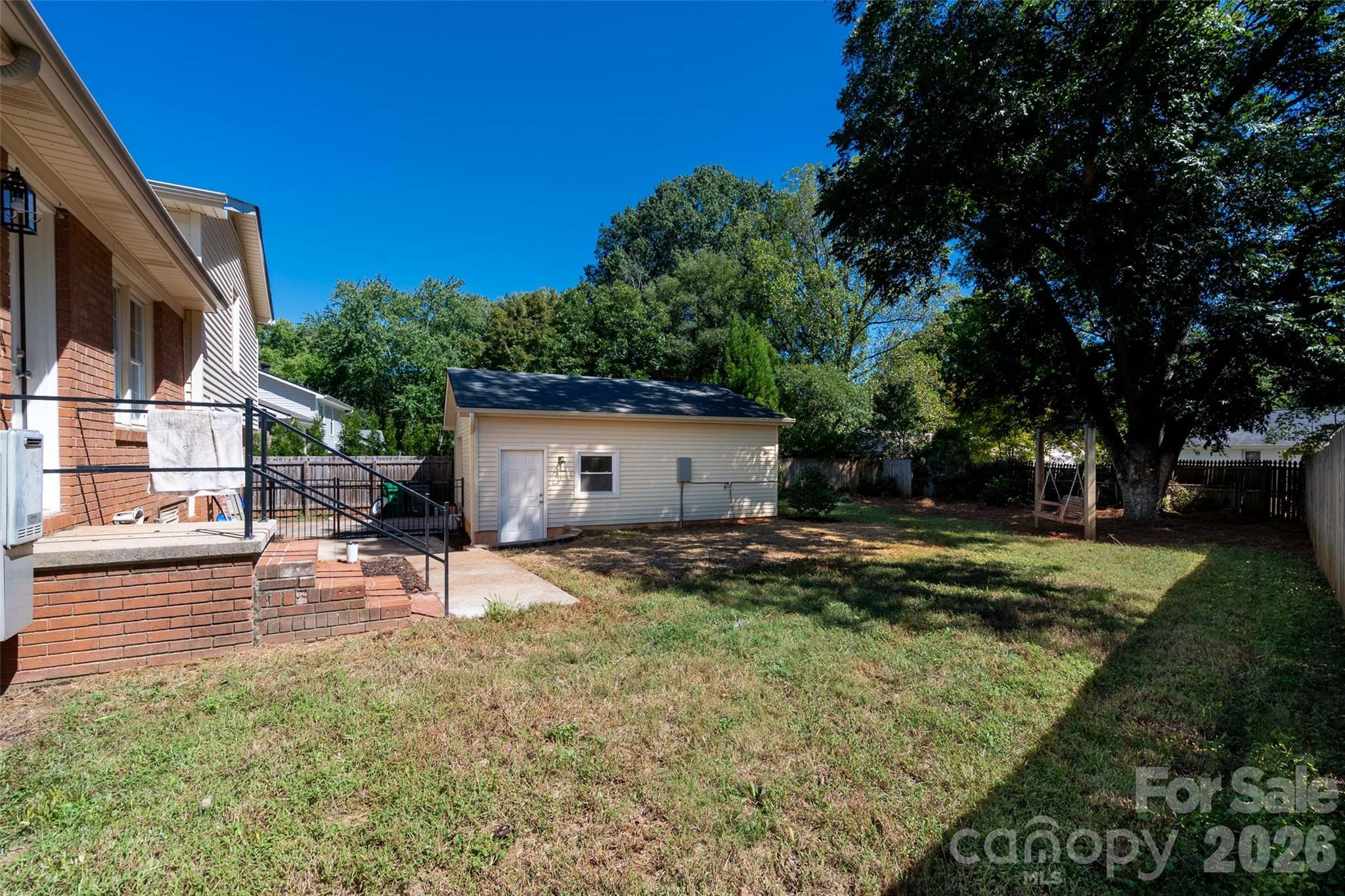 6929 Thorncliff Drive Property Photo 37