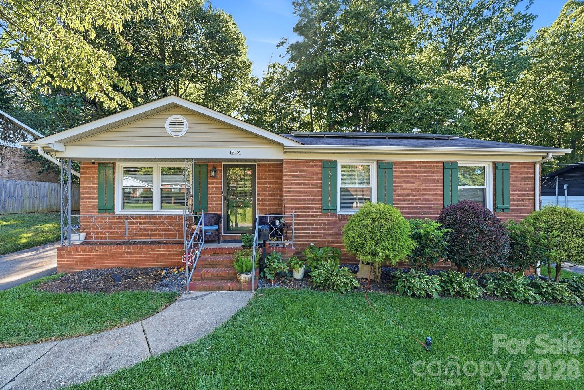 1524 Lanewood Place Property Photo 1