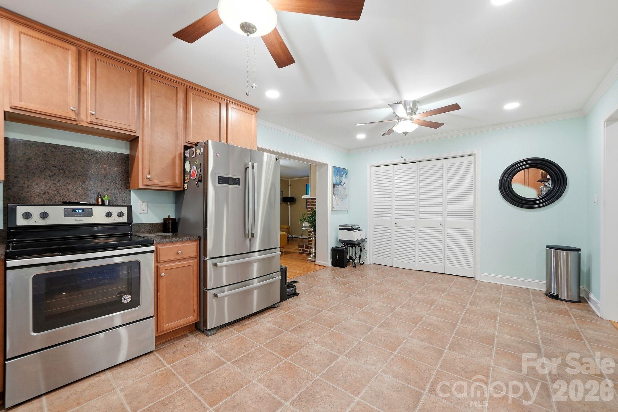 1524 Lanewood Place Property Photo 9
