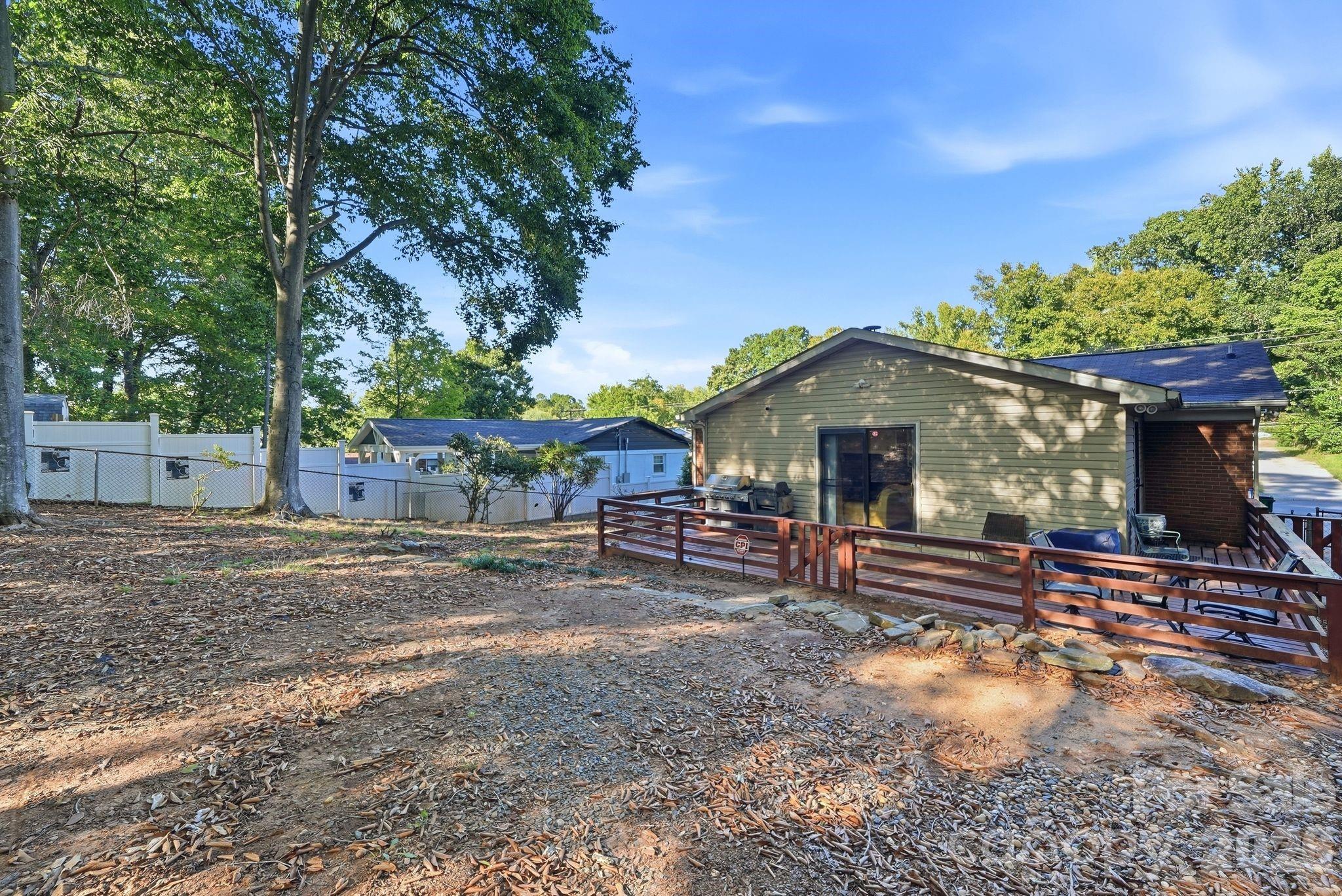 1524 Lanewood Place Property Photo 33
