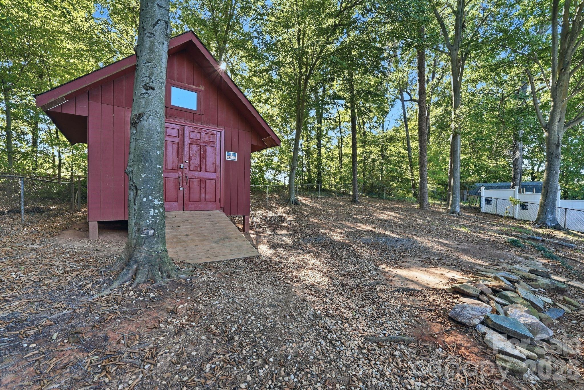 1524 Lanewood Place Property Photo 38