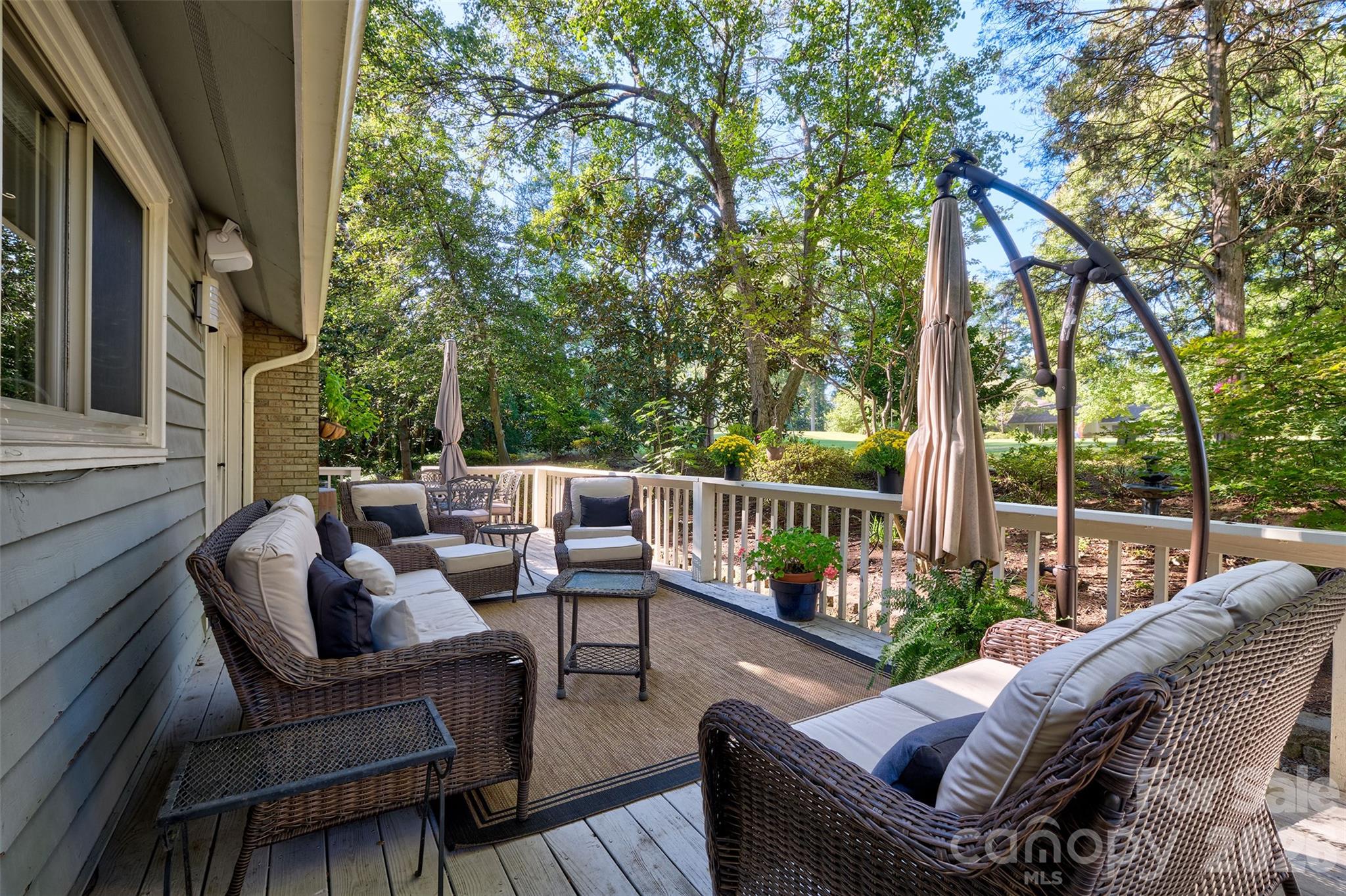70 Honeysuckle Woods Property Photo 33
