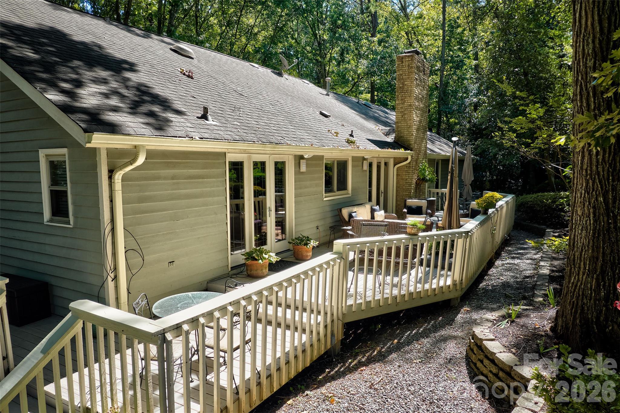 70 Honeysuckle Woods Property Photo 37