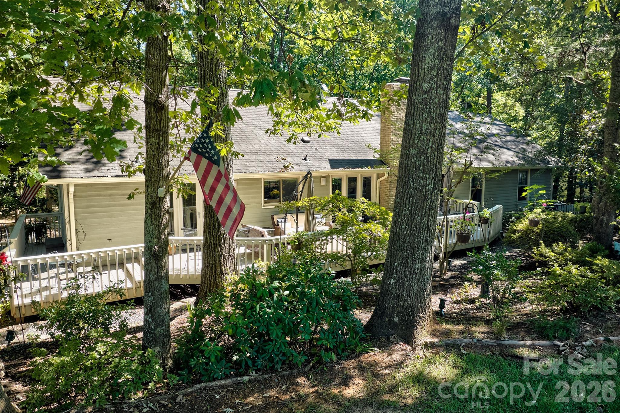 70 Honeysuckle Woods Property Photo 40
