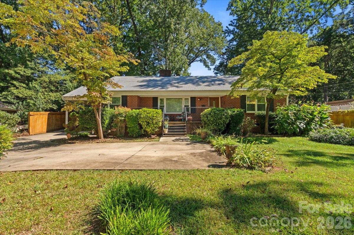 1720 Flynwood Drive Property Photo 1
