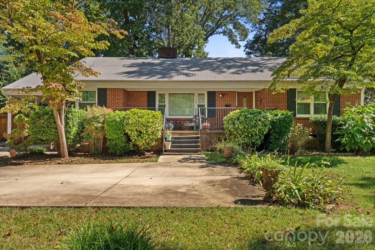 1720 Flynwood Drive Property Photo 2