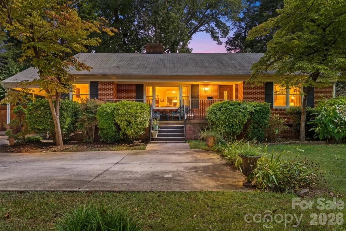 1720 Flynwood Drive Property Photo 3