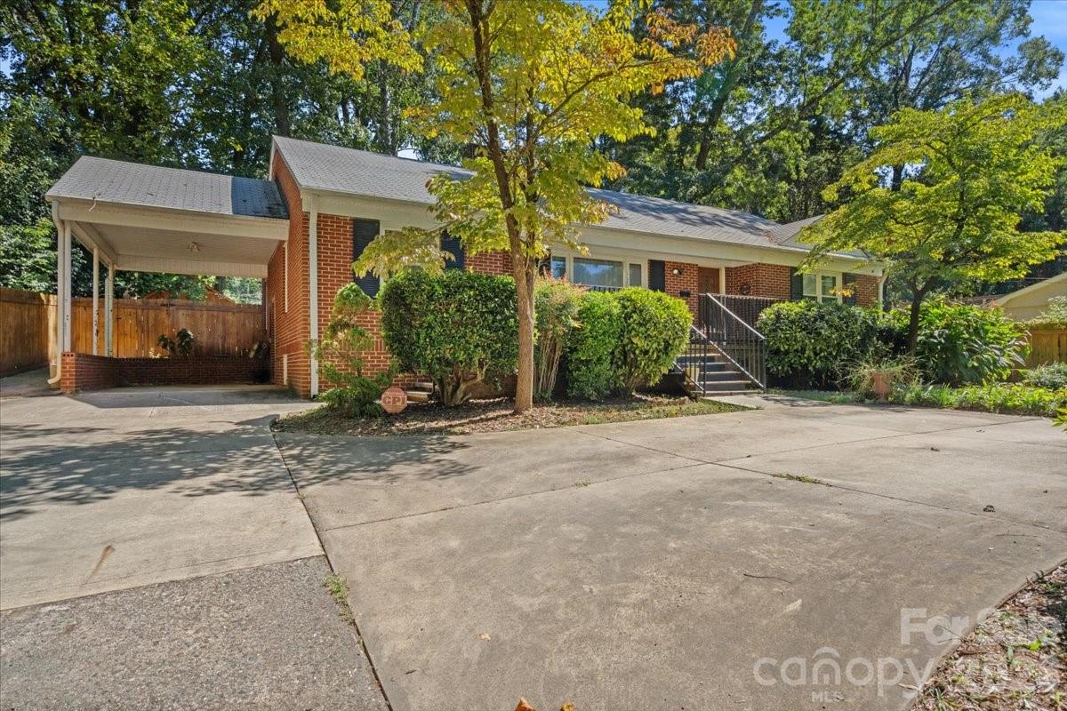 1720 Flynwood Drive Property Photo 4