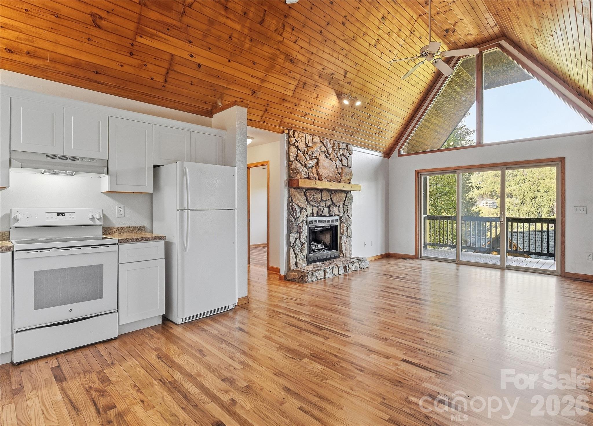 144 Appalachian Trail Property Photo 4