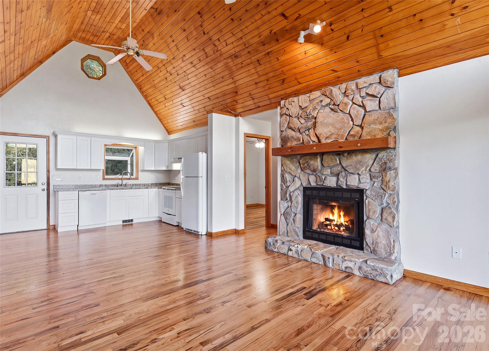 144 Appalachian Trail Property Photo 8
