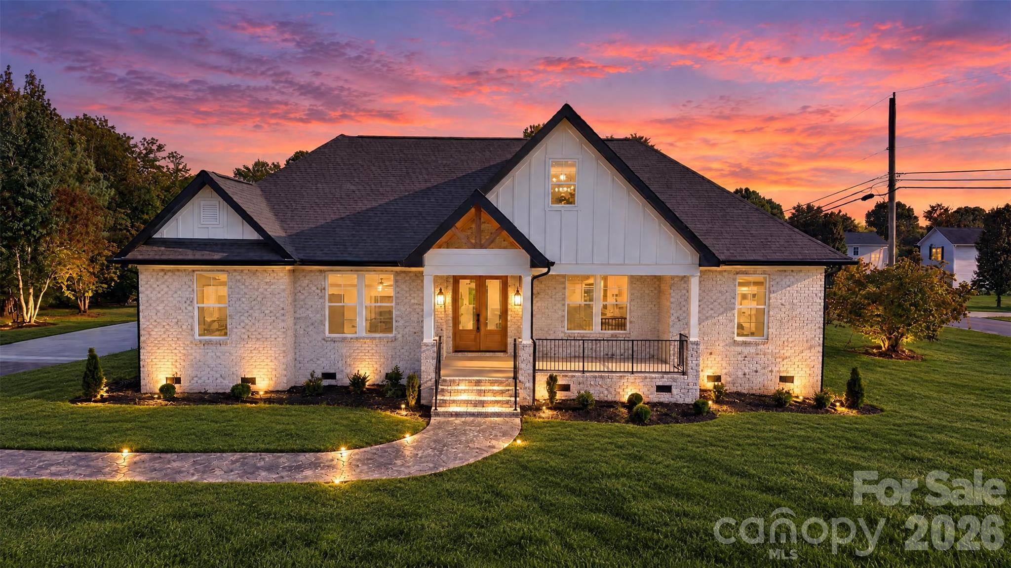 122 Manteo Road Property Photo 1