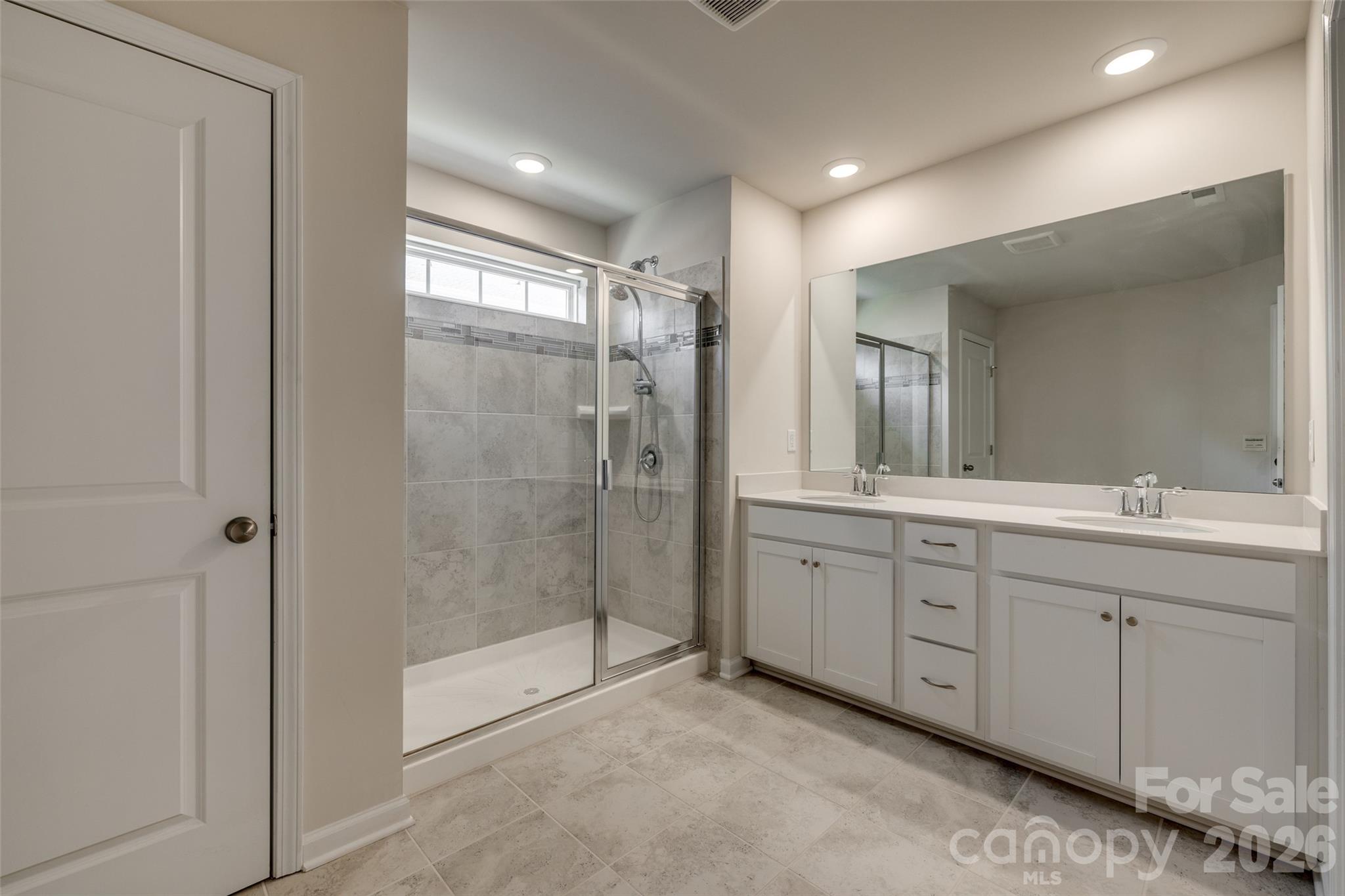 807 Gable Oak Lane Property Photo 18