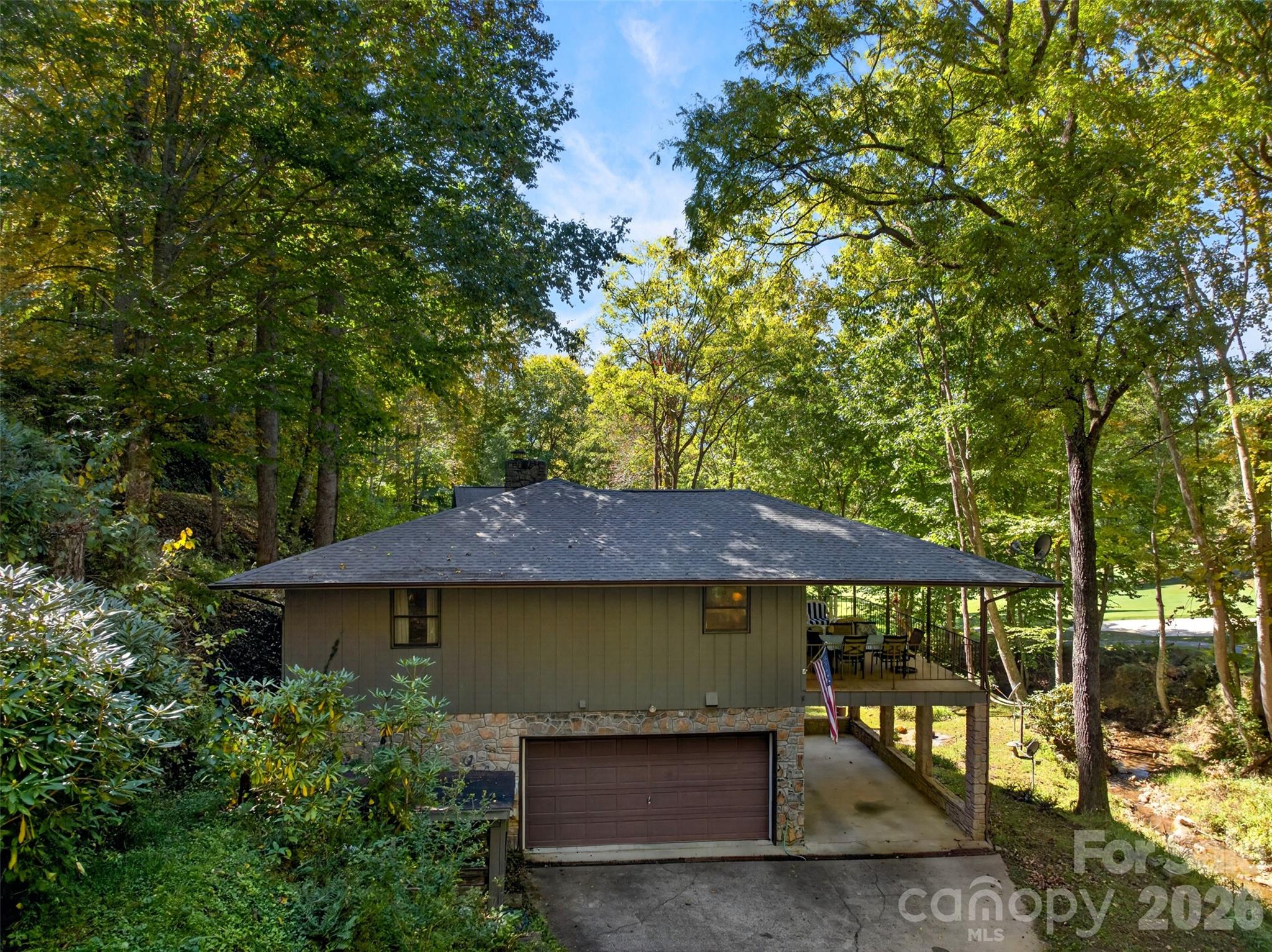 180 Divot Drive Property Photo 16