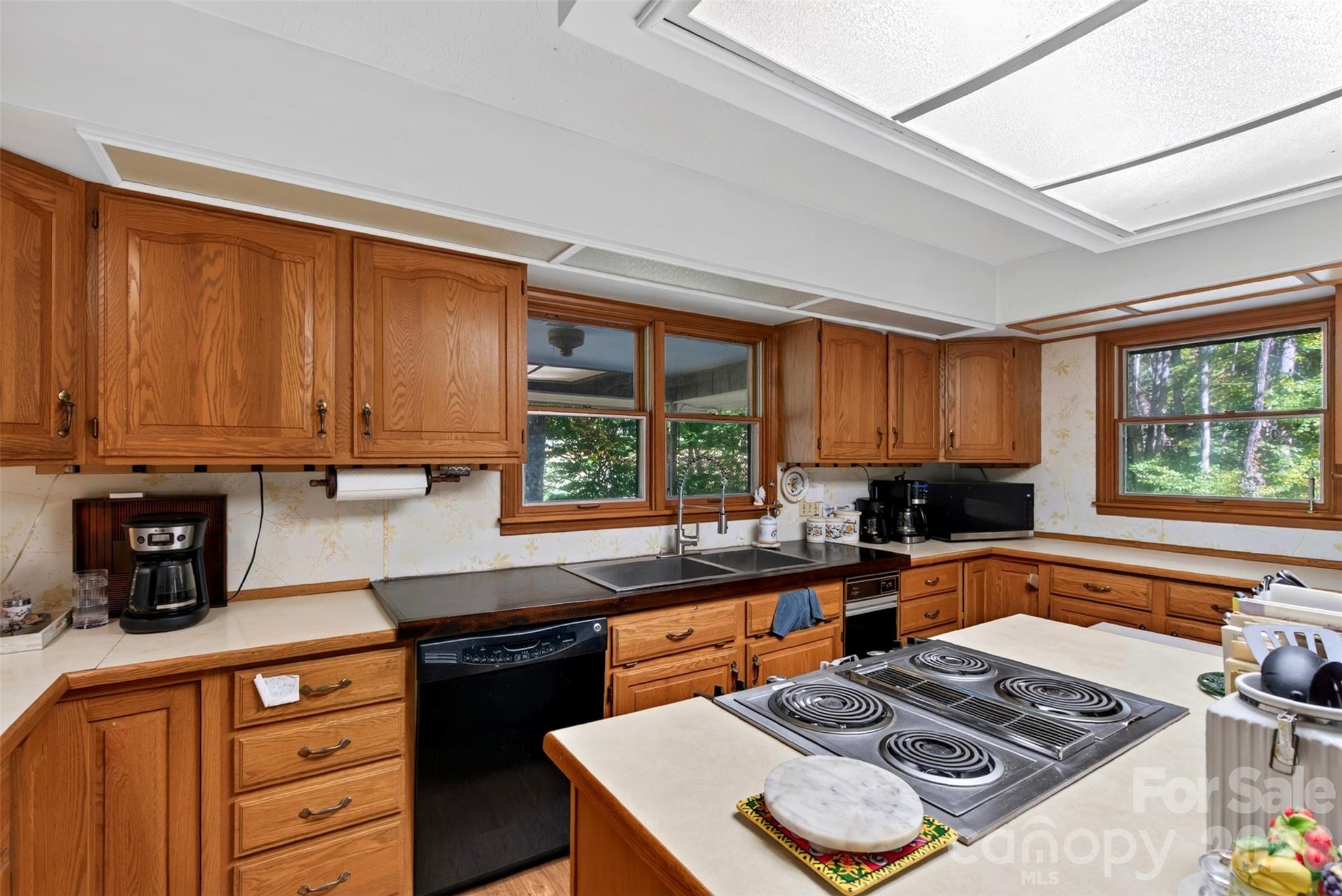 180 Divot Drive Property Photo 22