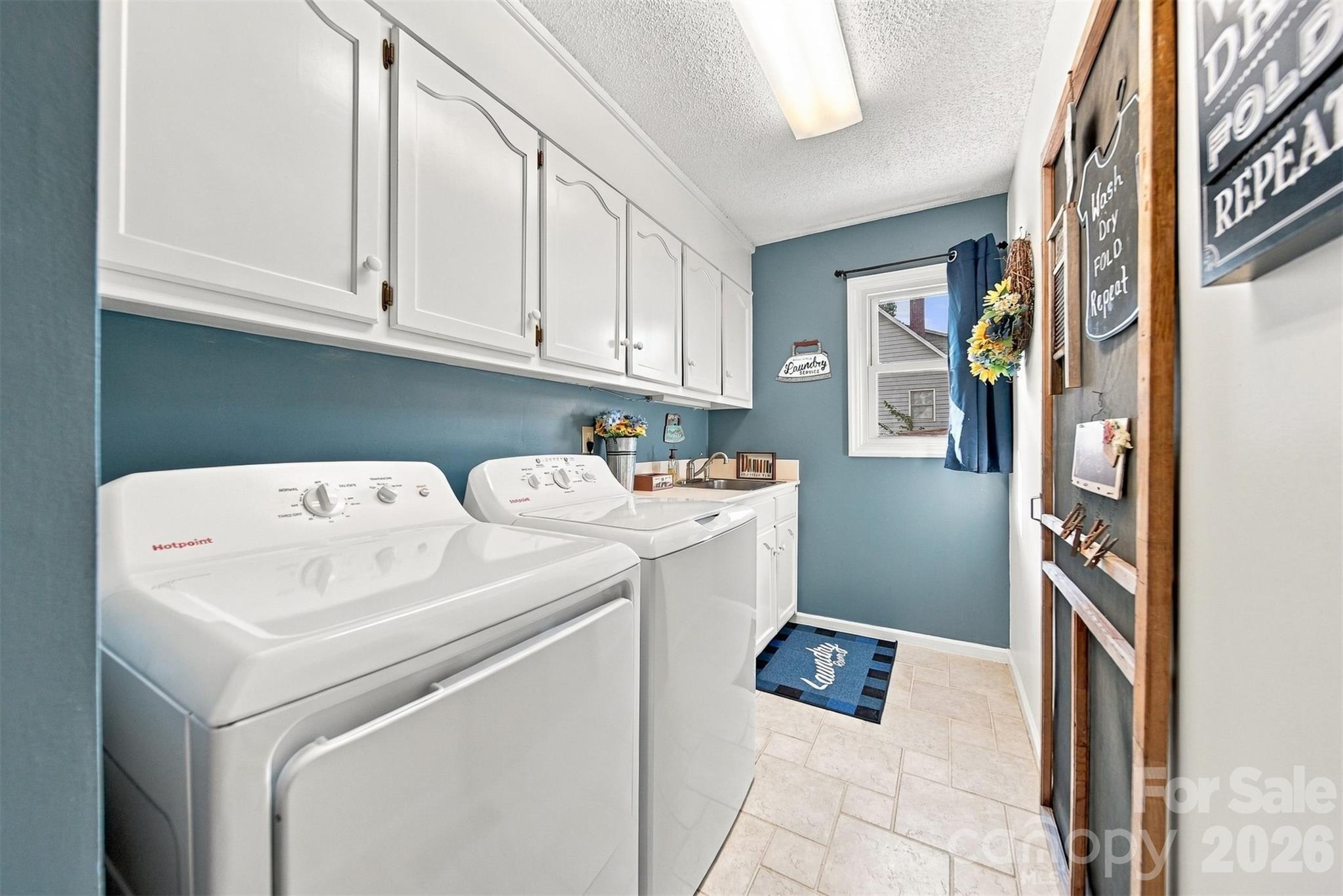 3645 Wandering Lane Property Photo 14