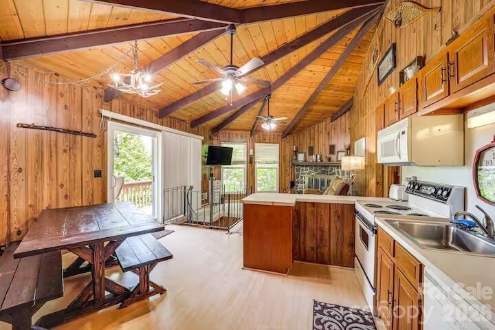 102 Cricket Way Property Photo 2