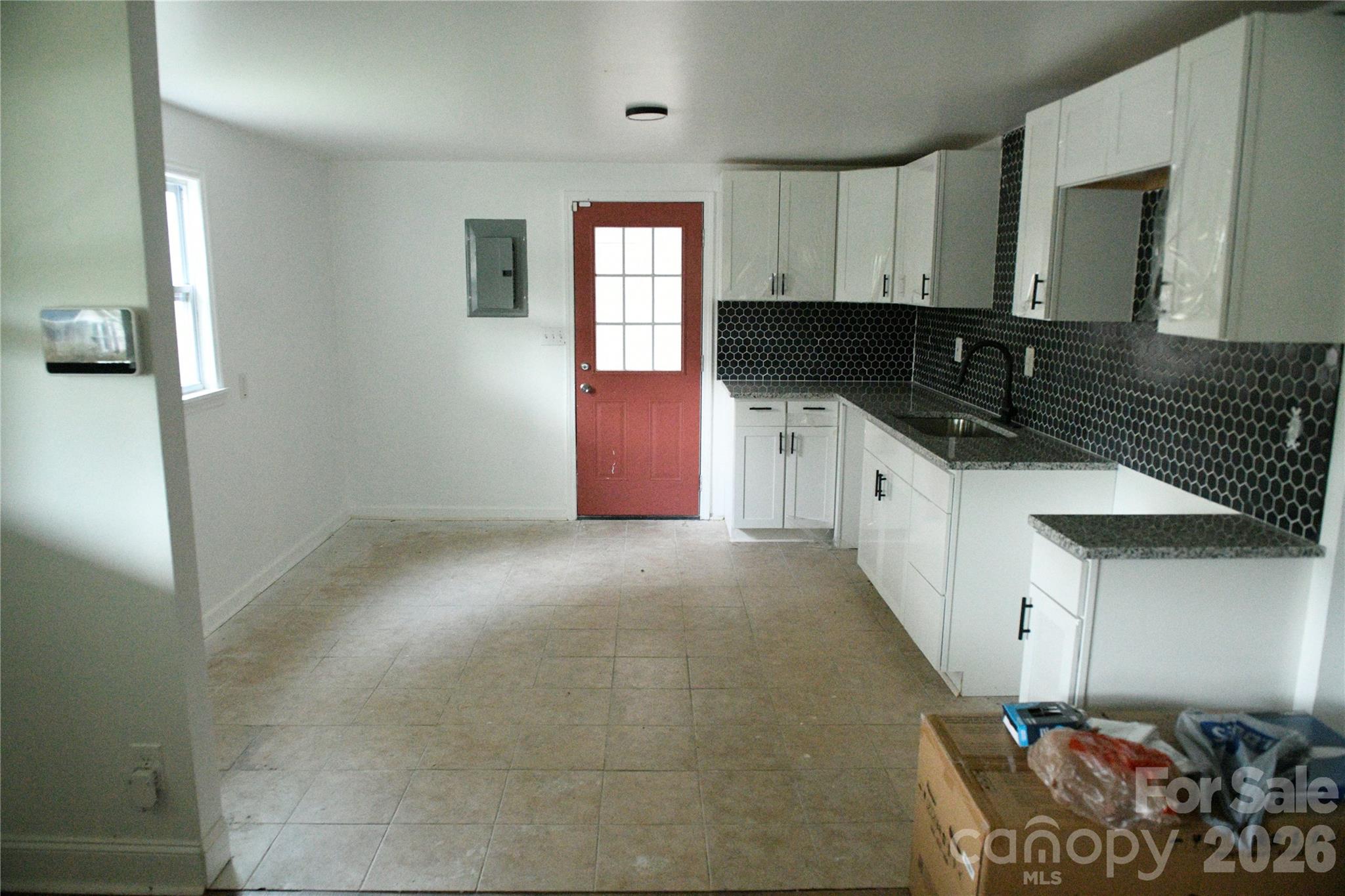 1605 W 4th Avenue Property Photo 2