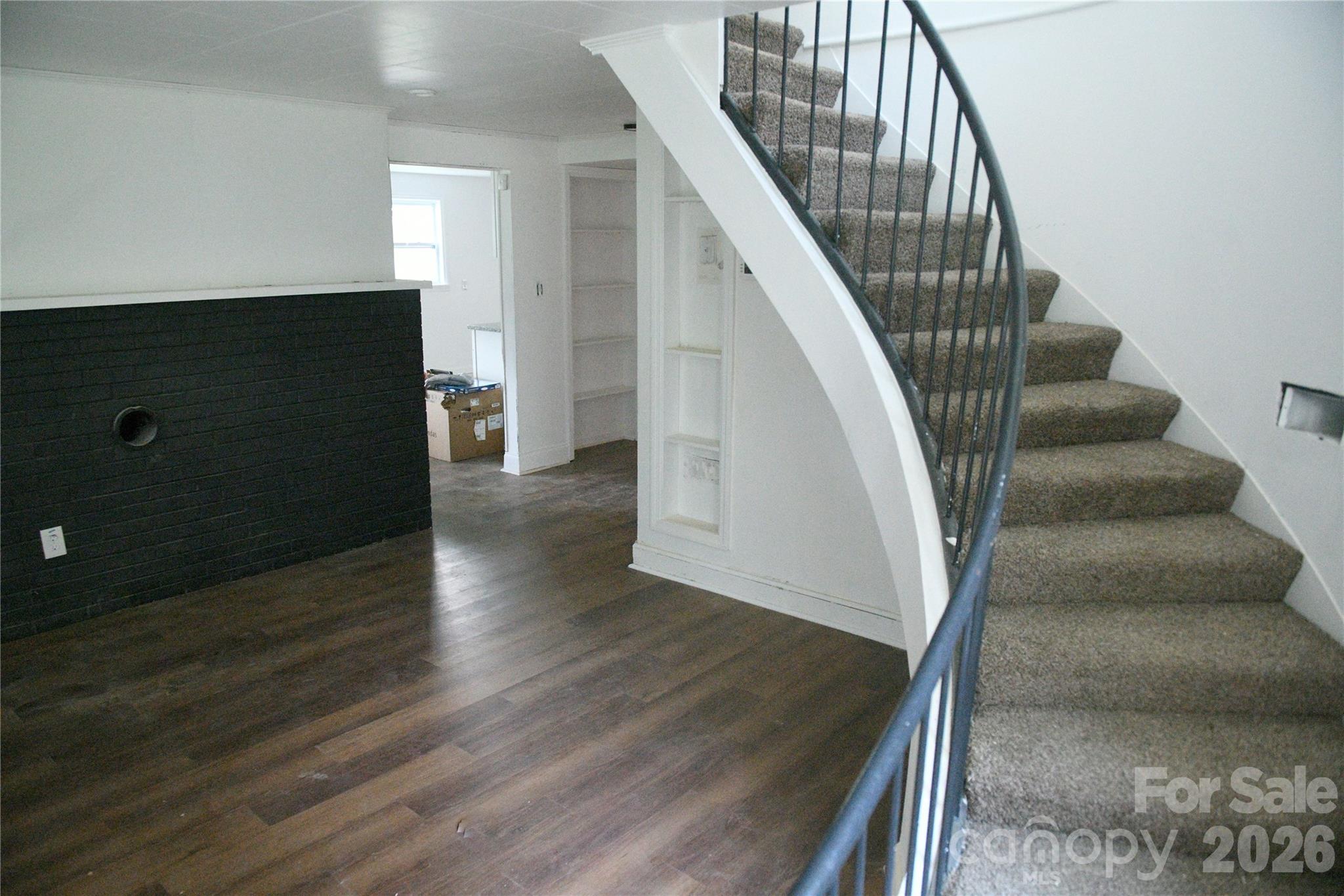 1605 W 4th Avenue Property Photo 5