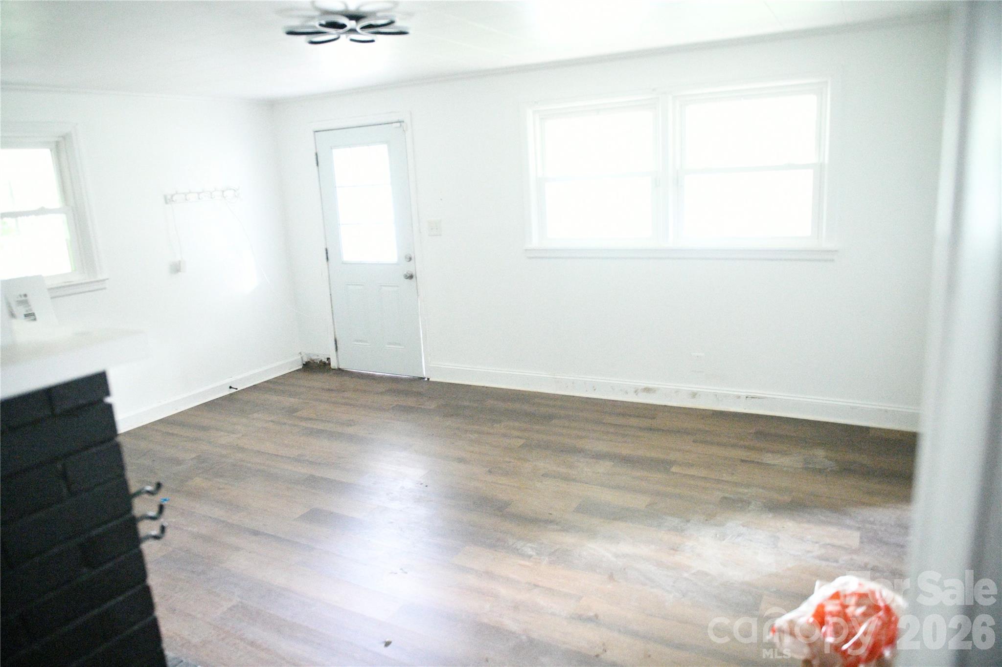 1605 W 4th Avenue Property Photo 6