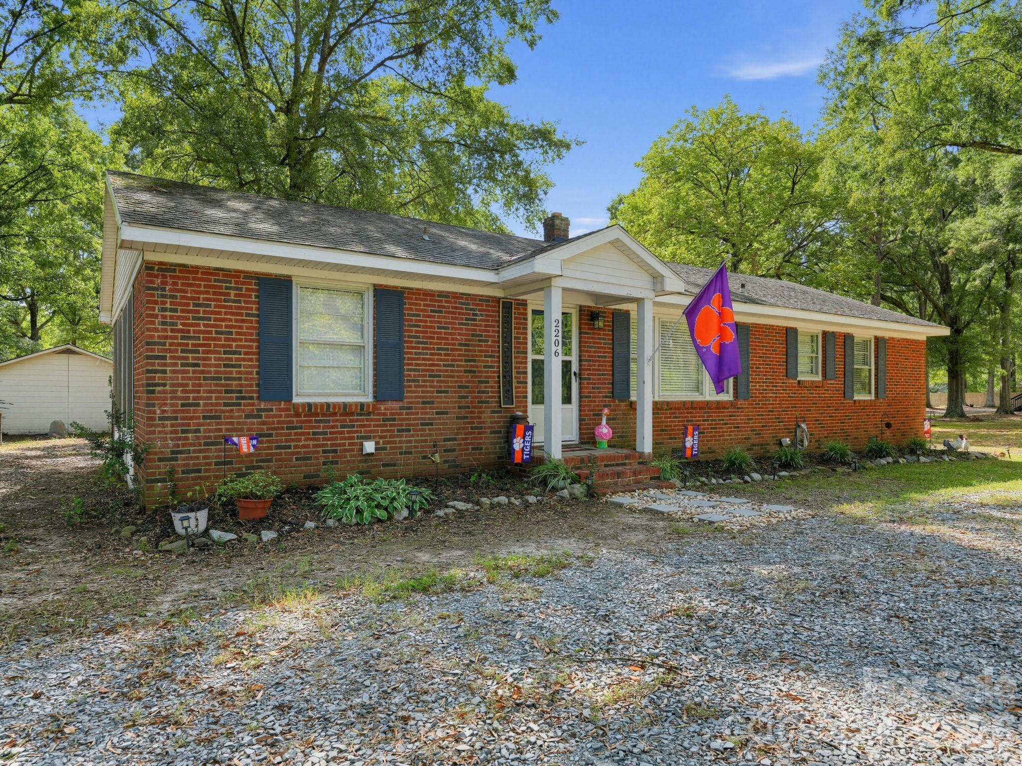 2206 White Store Road Property Photo 2