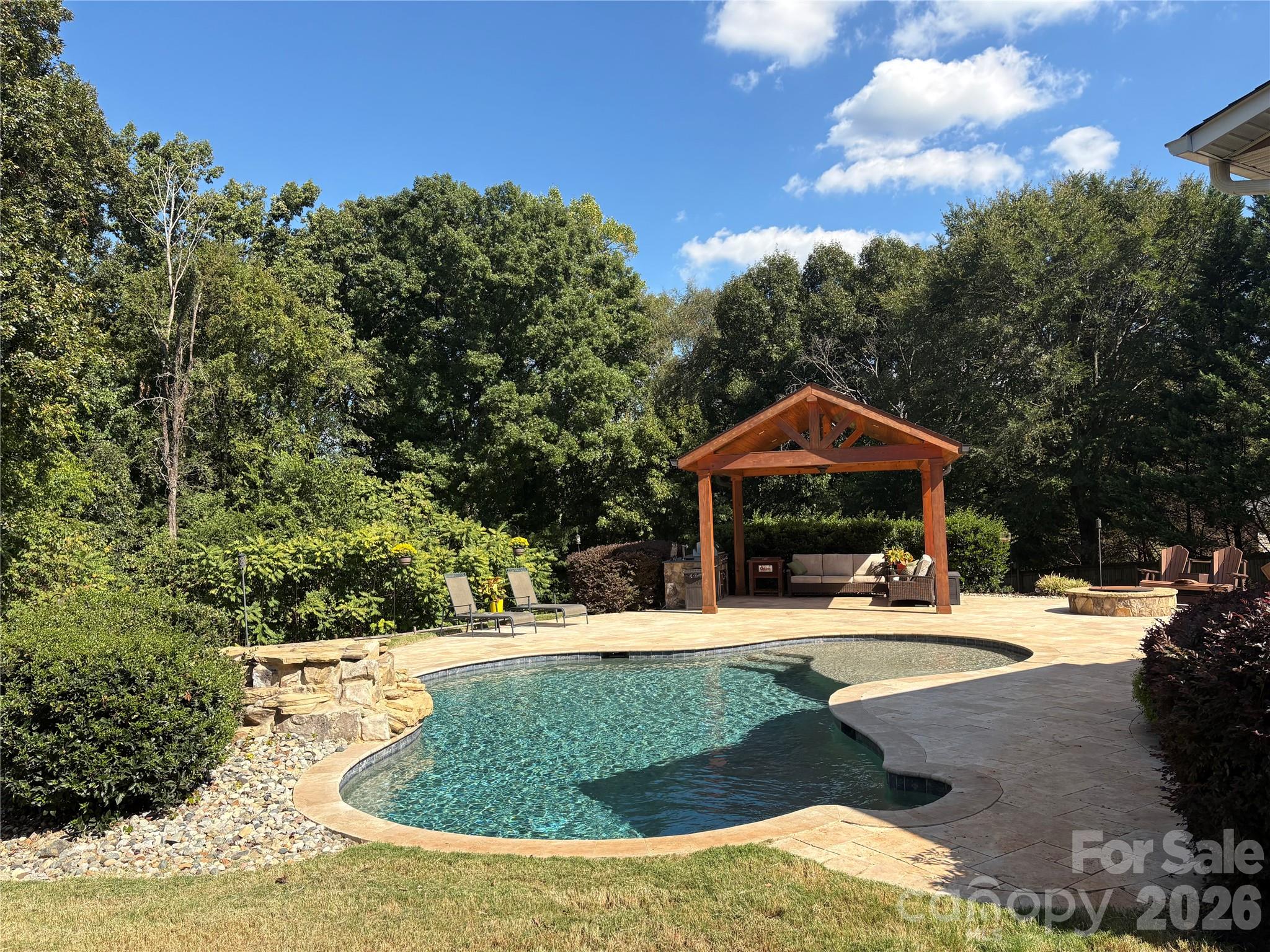 900 Saddle Ridge Road Property Photo 1