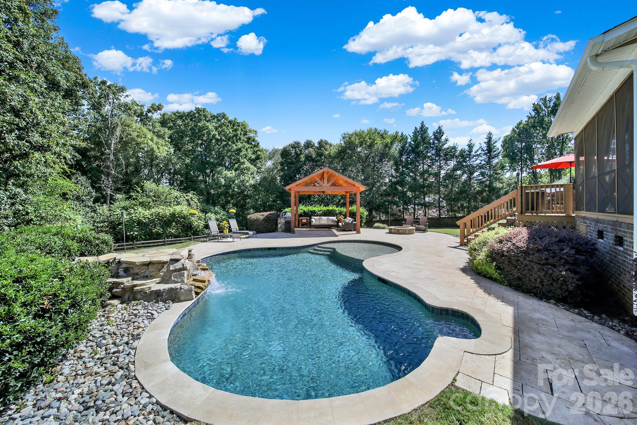 900 Saddle Ridge Road Property Photo 2
