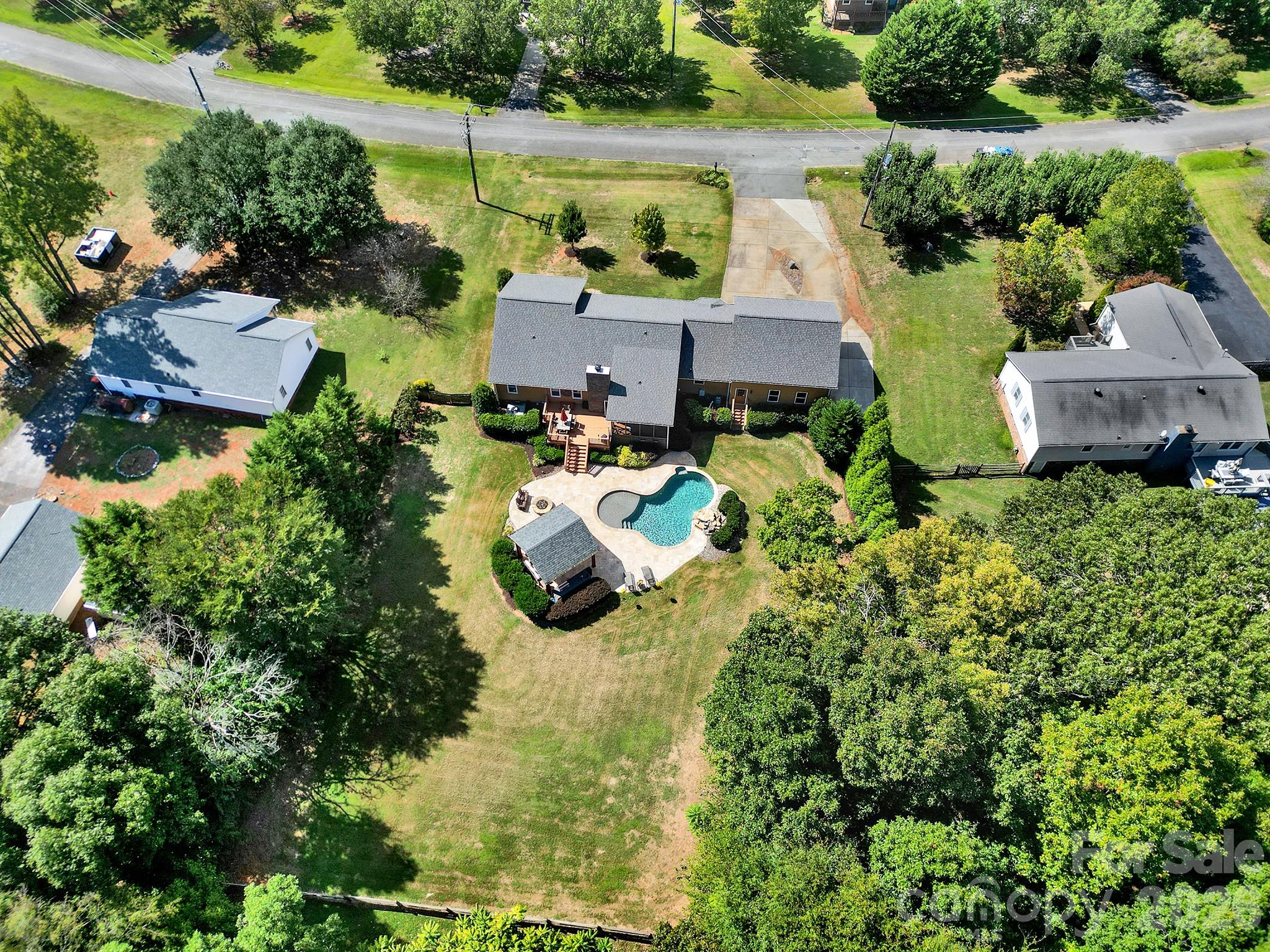 900 Saddle Ridge Road Property Photo 3