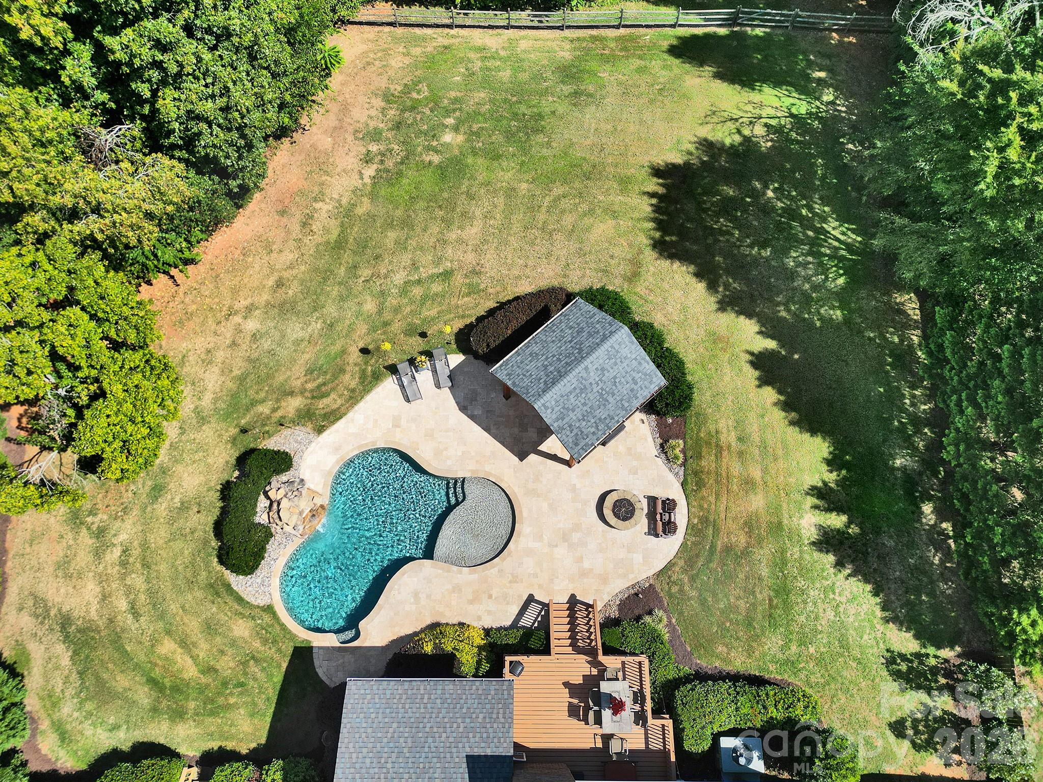 900 Saddle Ridge Road Property Photo 4