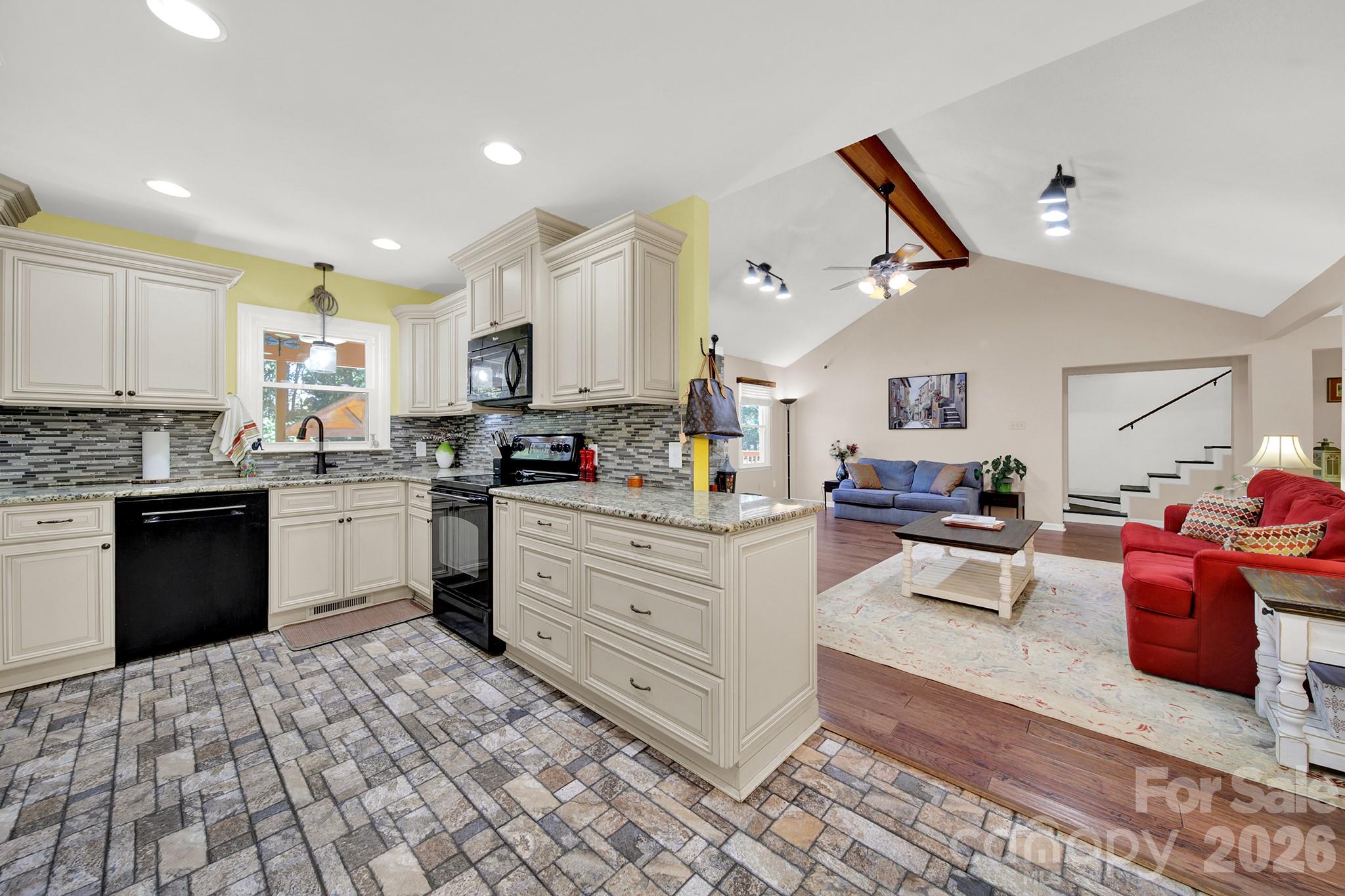 900 Saddle Ridge Road Property Photo 13