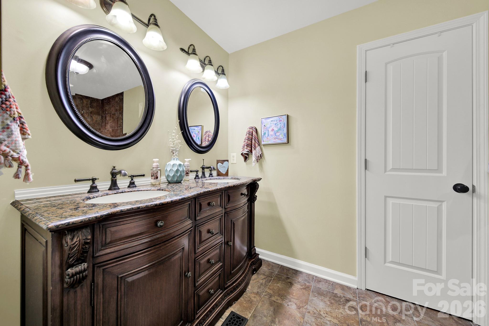 900 Saddle Ridge Road Property Photo 24
