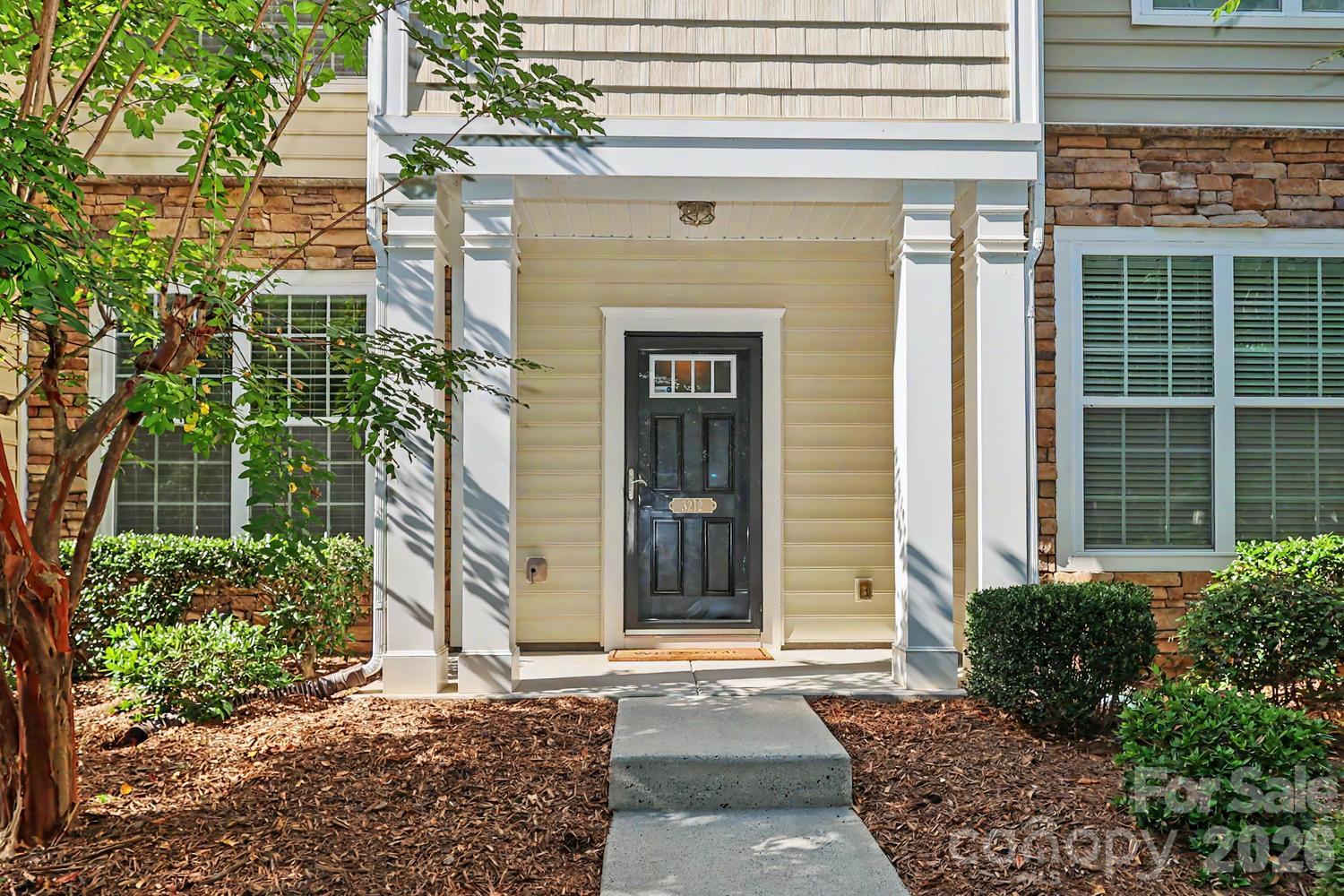 3212 Kemptown Square Property Photo 2