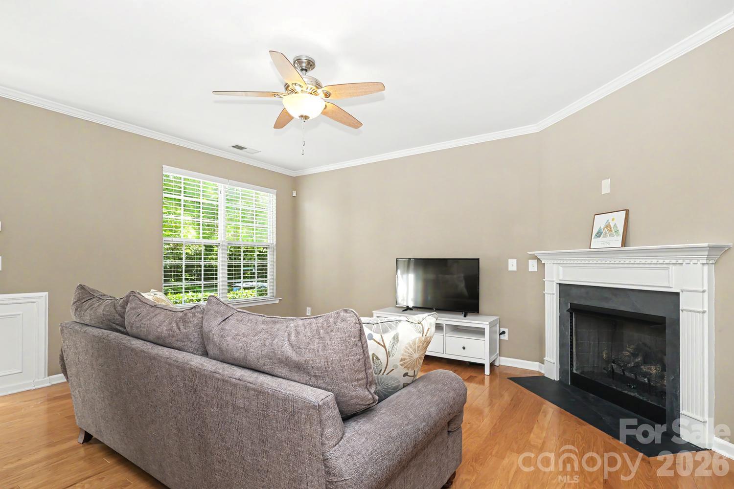 3212 Kemptown Square Property Photo 4