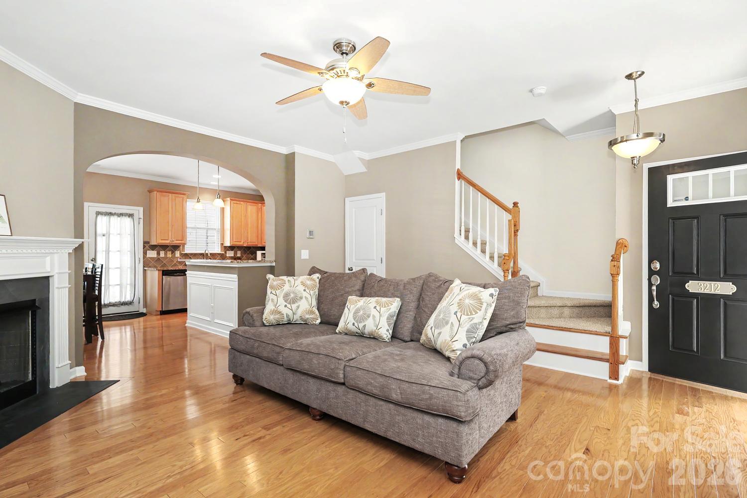 3212 Kemptown Square Property Photo 7