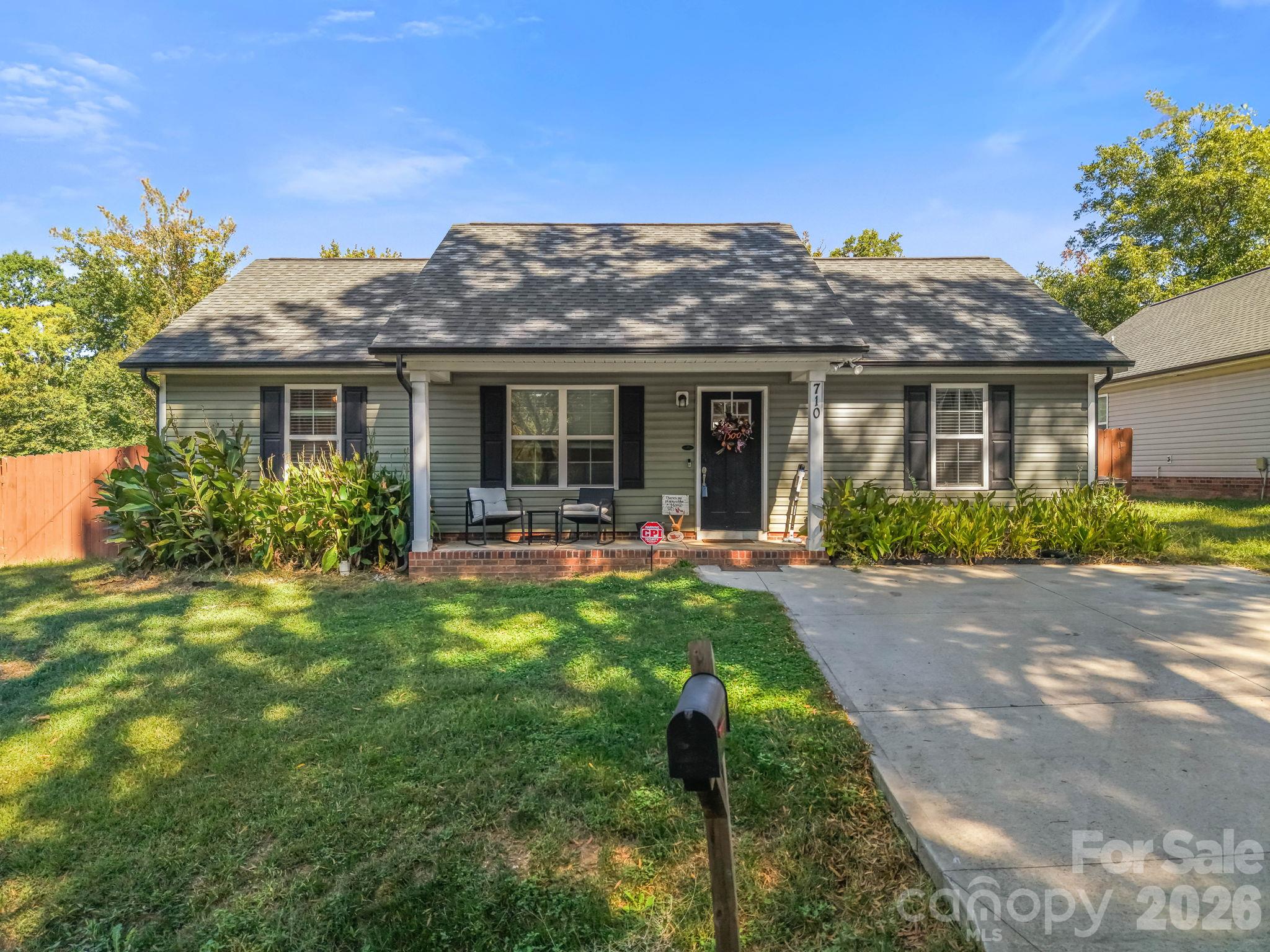 710 Ben Avenue Property Photo 1
